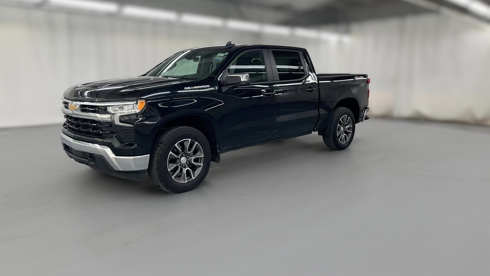 2022 Chevrolet Silverado 1500 Crew Cab vehicle photo