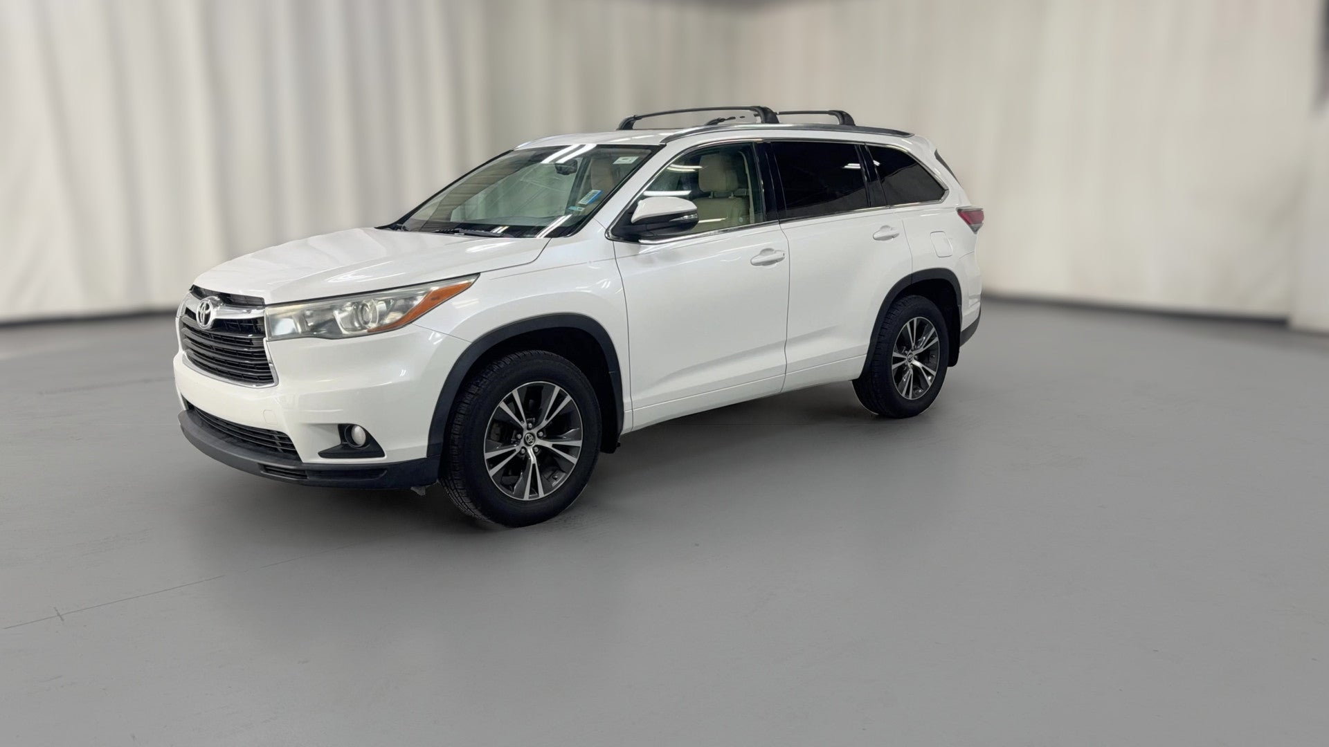 2016 Toyota Highlander vehicle photo