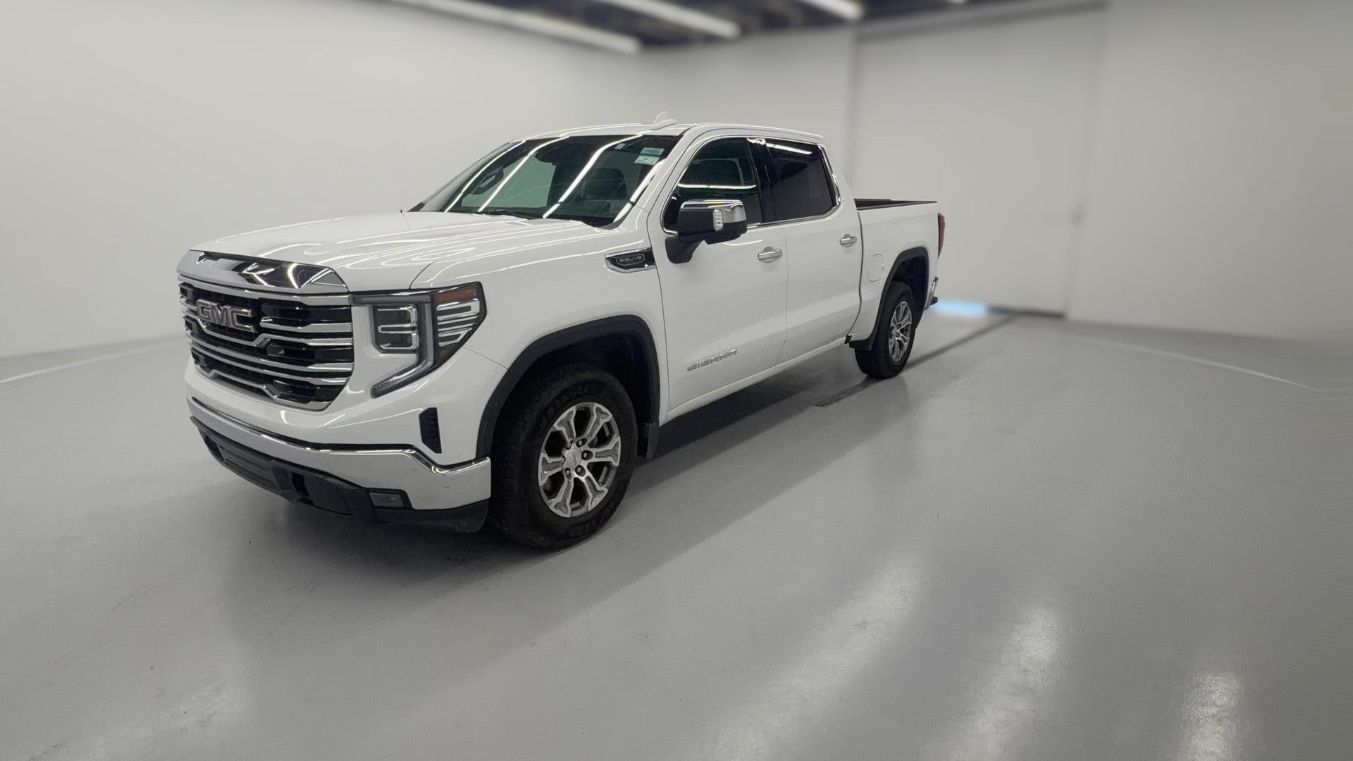 2024 GMC Sierra 1500 Crew Cab vehicle photo