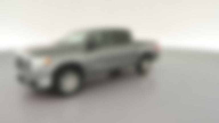 2018 Nissan Titan Crew Cab vehicle photo