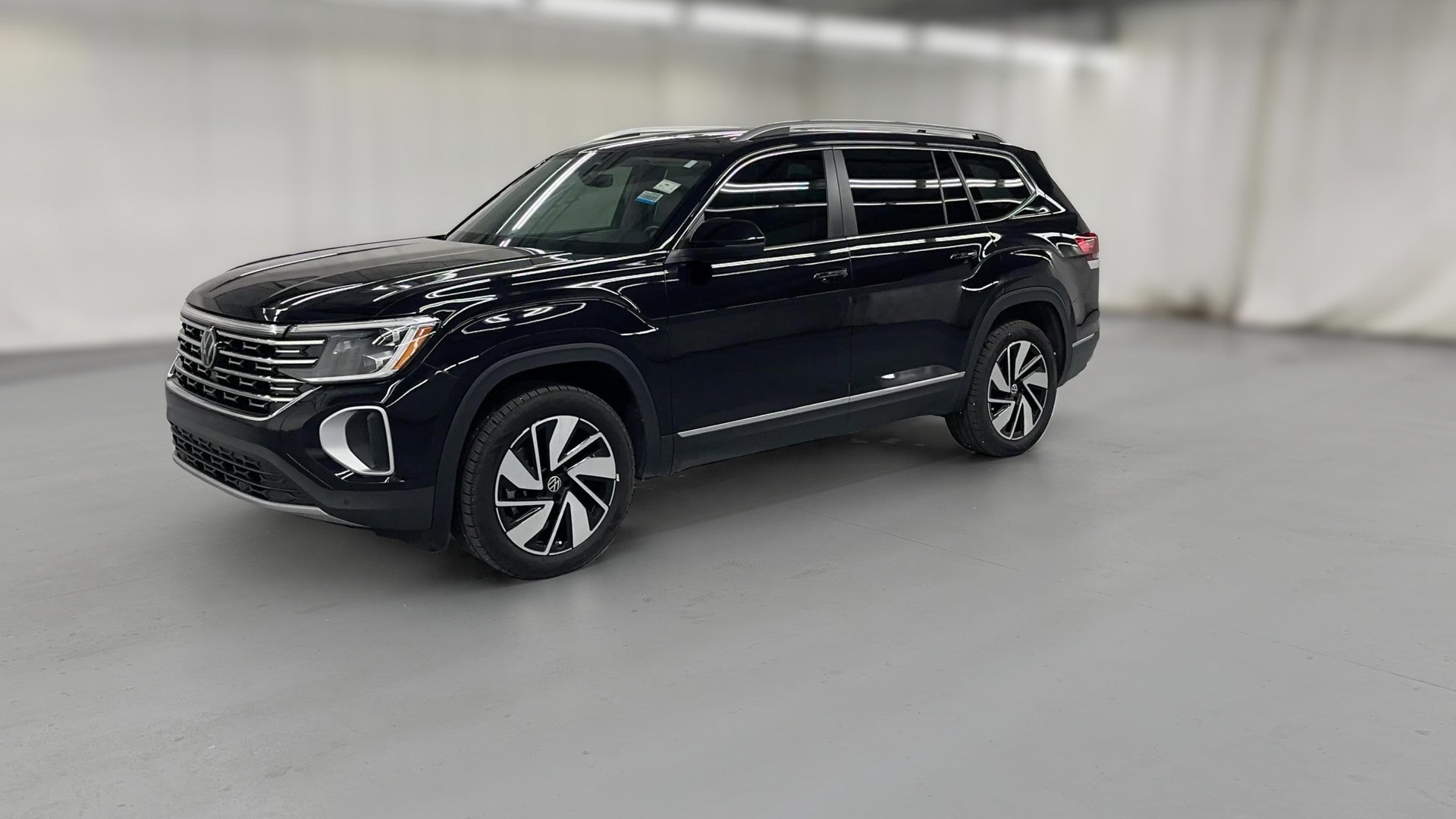 2024 Volkswagen Atlas vehicle photo