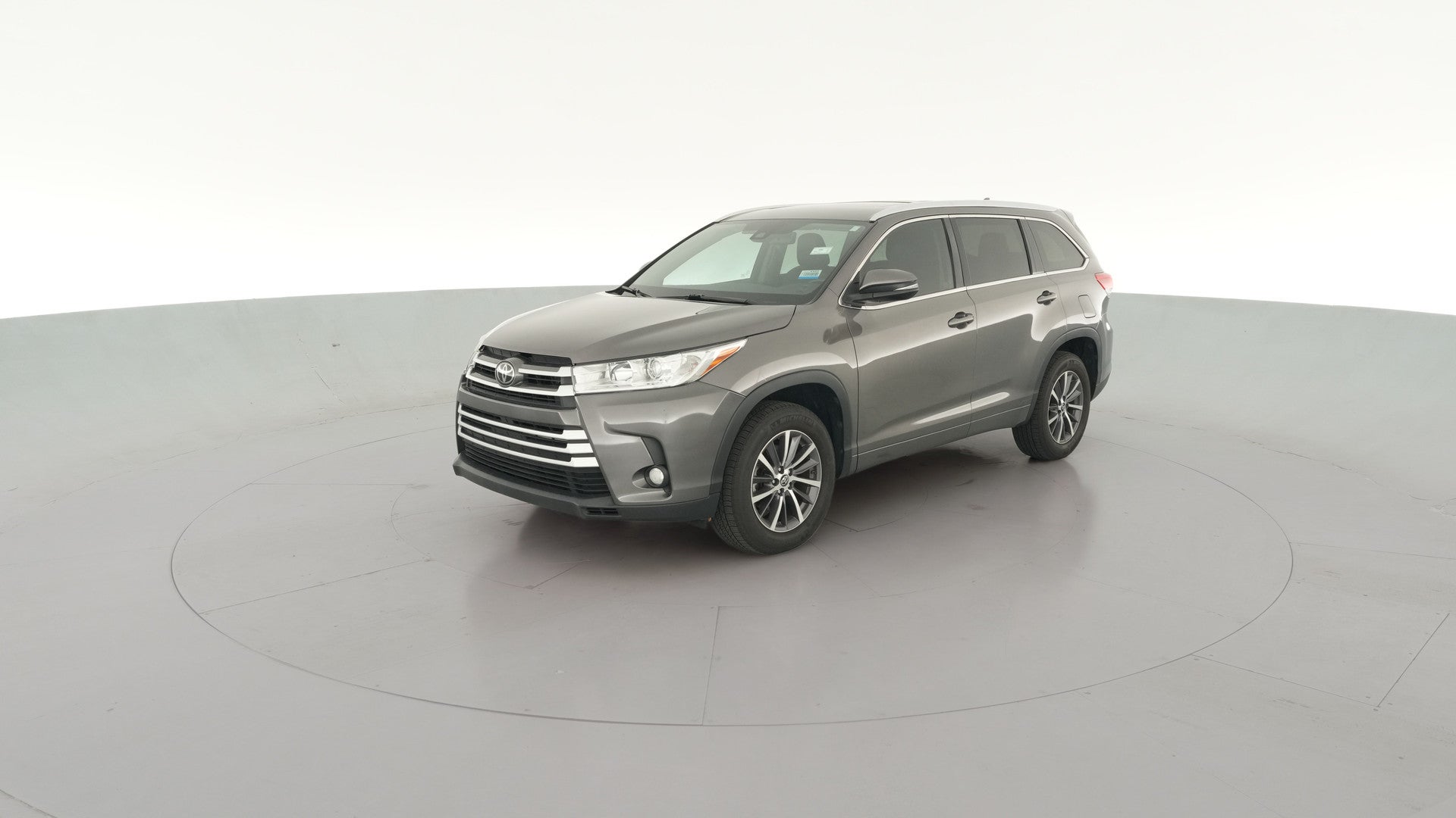 2017 Toyota Highlander vehicle photo