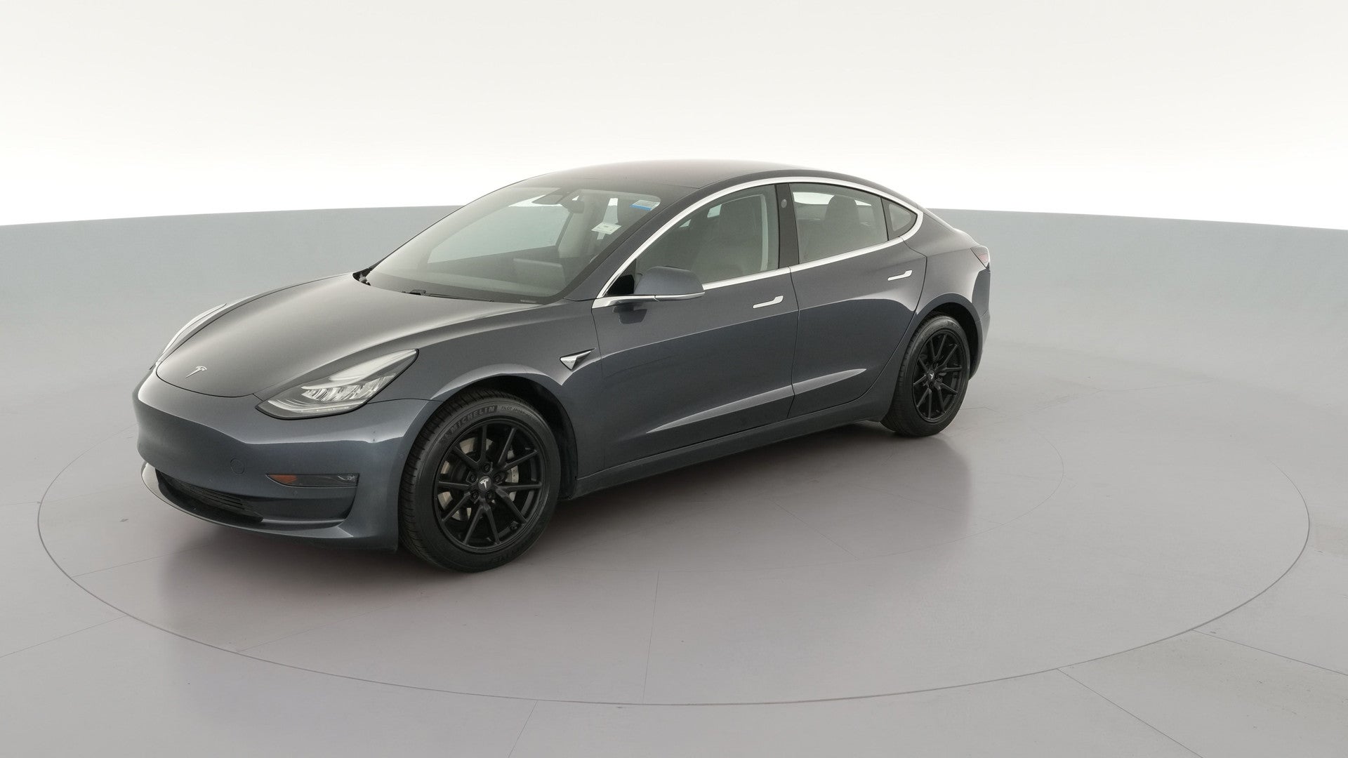 2018 Tesla Model 3 vehicle photo