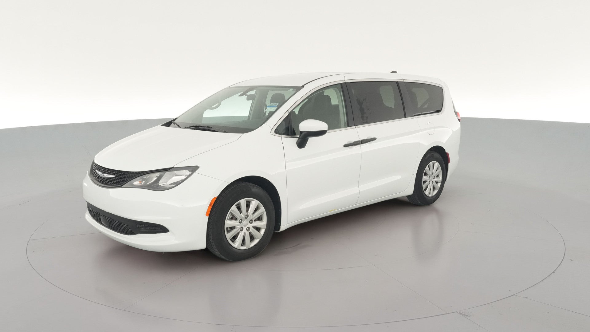 2021 Chrysler Voyager vehicle photo