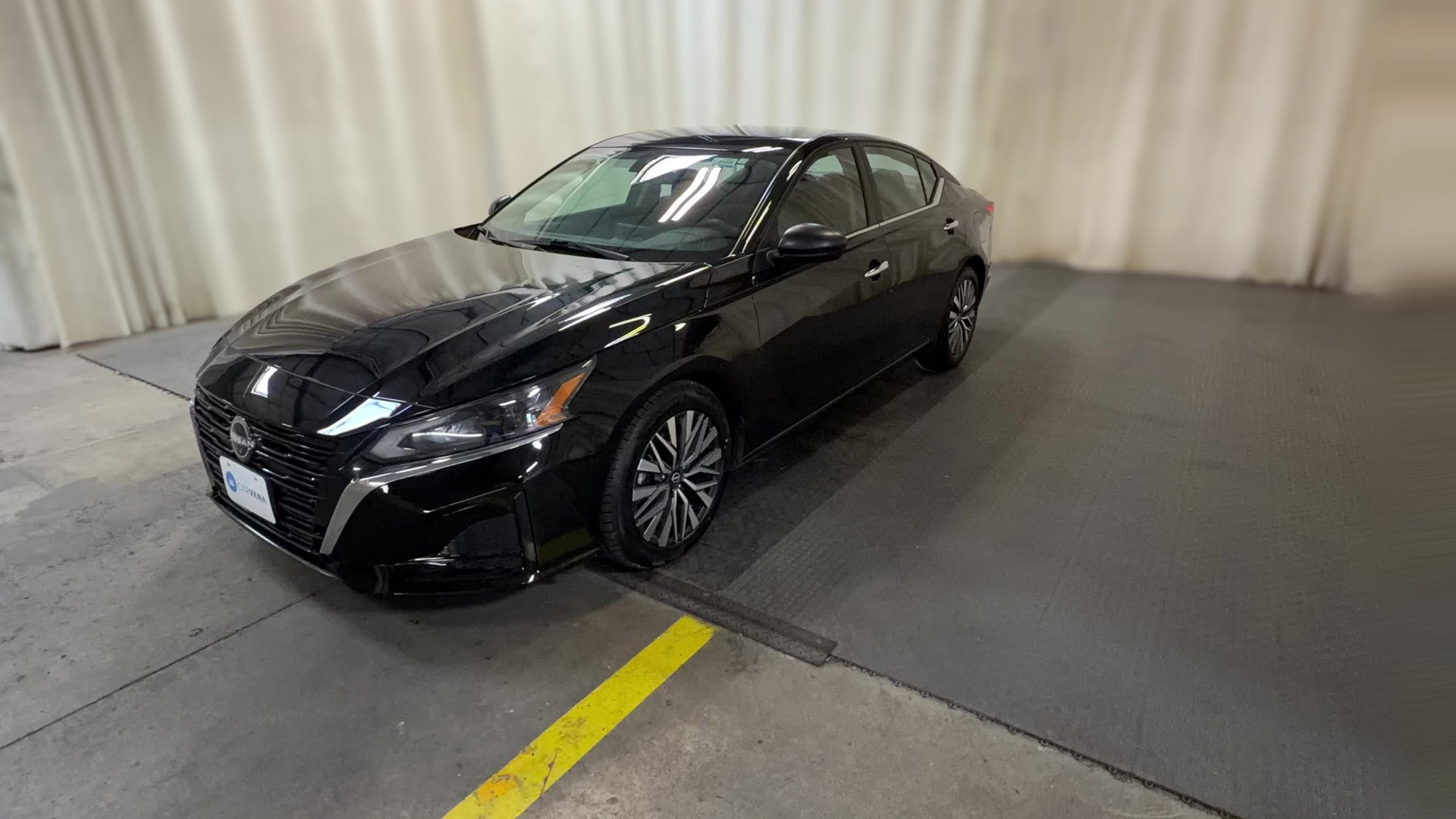 2025 Nissan Altima vehicle photo