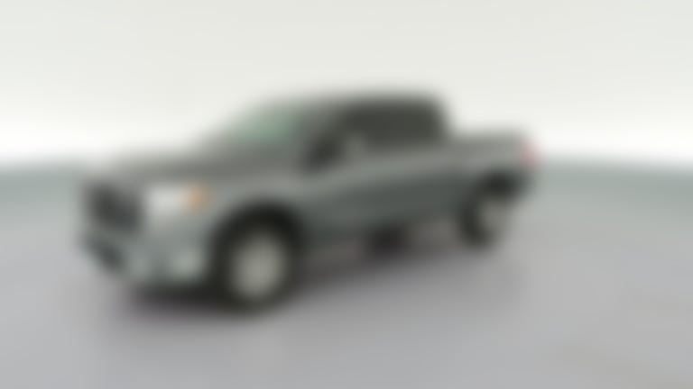 2019 Nissan Titan Crew Cab vehicle photo