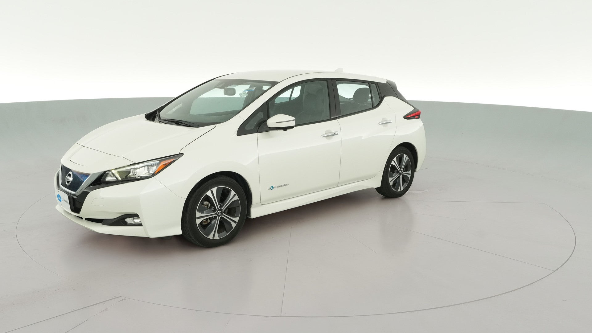 2018 Nissan LEAF vehicle photo