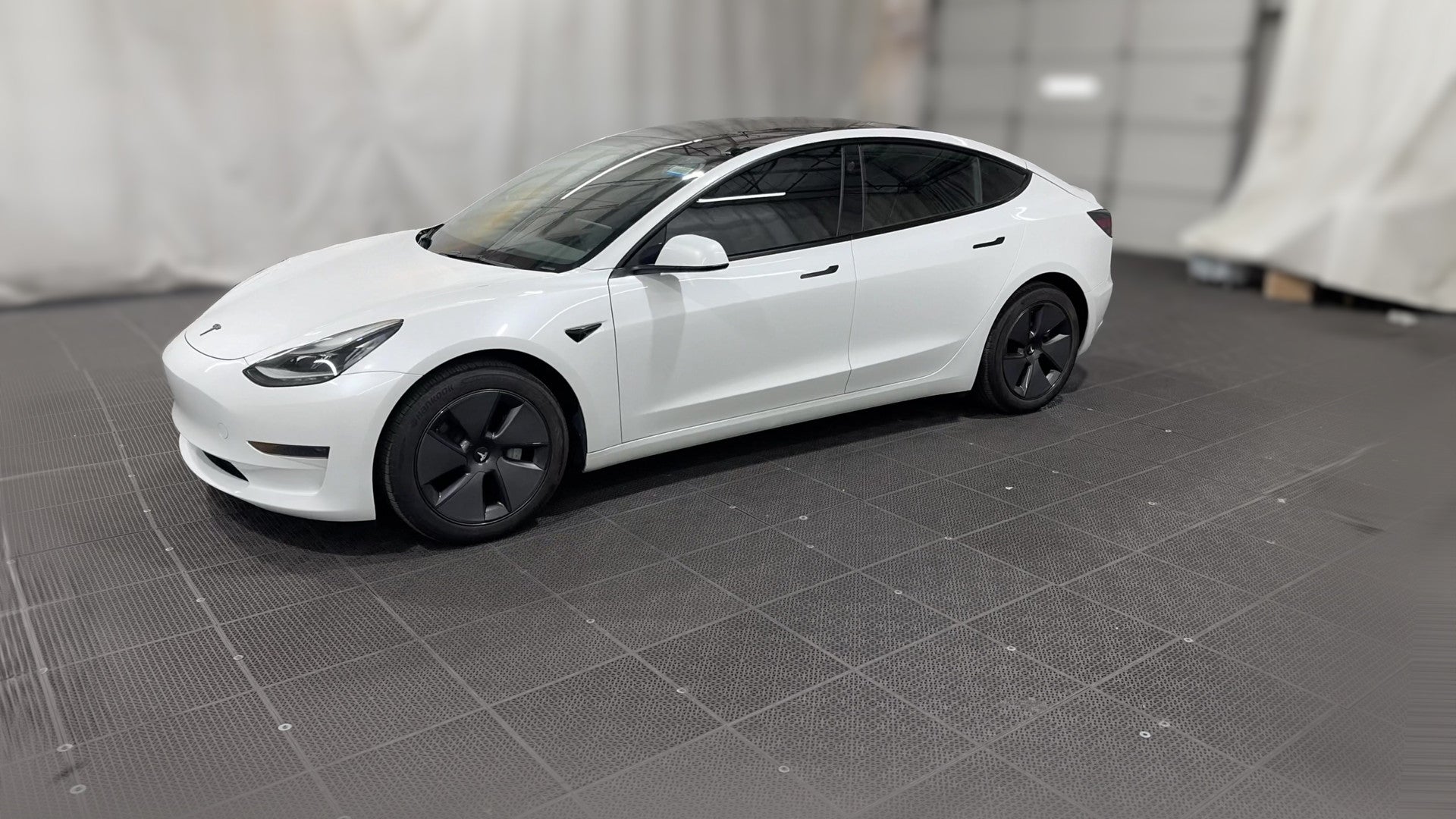 2023 Tesla Model 3 vehicle photo