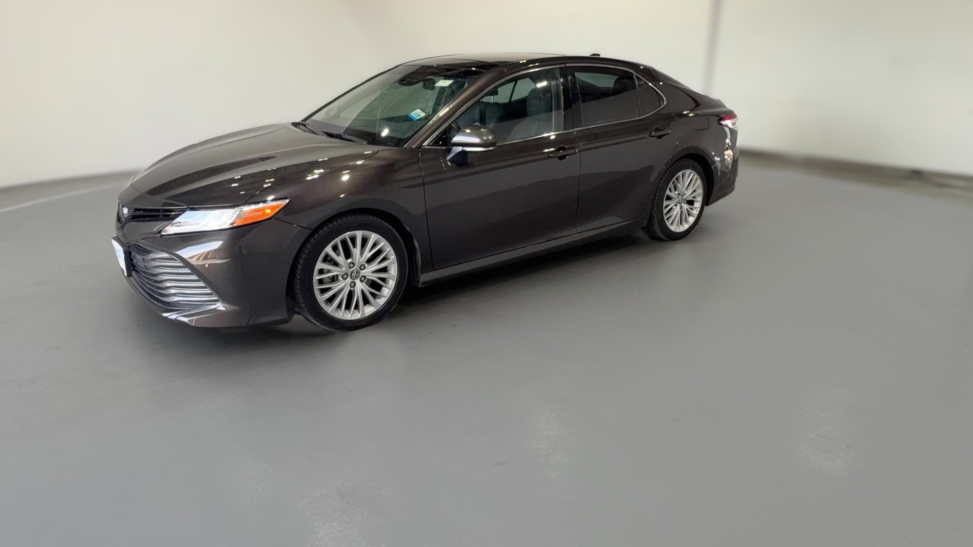 2018 Toyota Camry vehicle photo