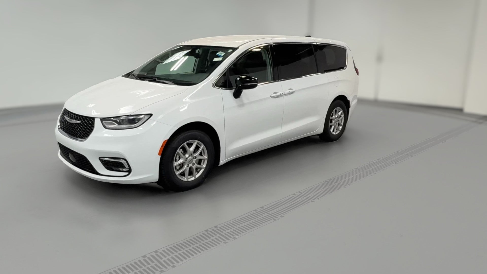 2024 Chrysler Pacifica vehicle photo