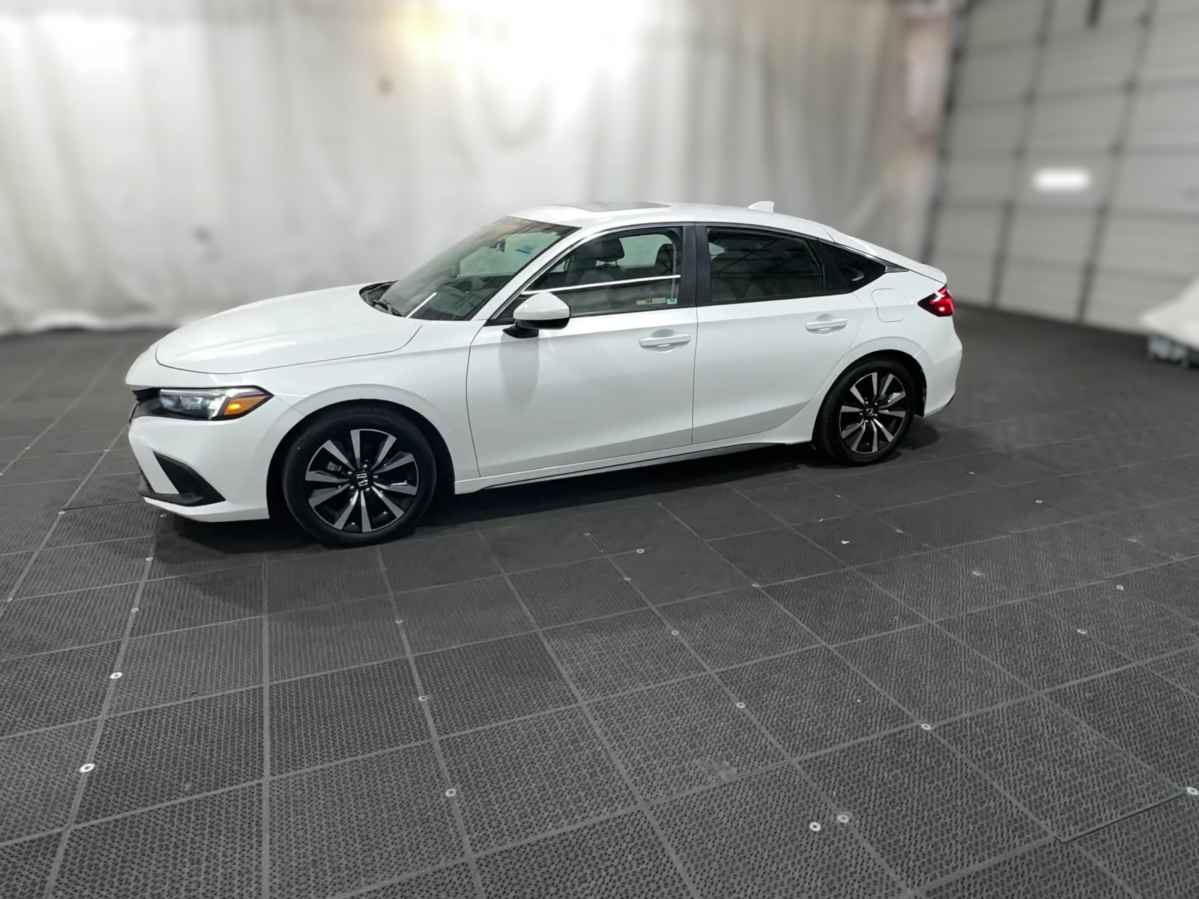 2023 Honda Civic Hatchback EX-L - Photo 23