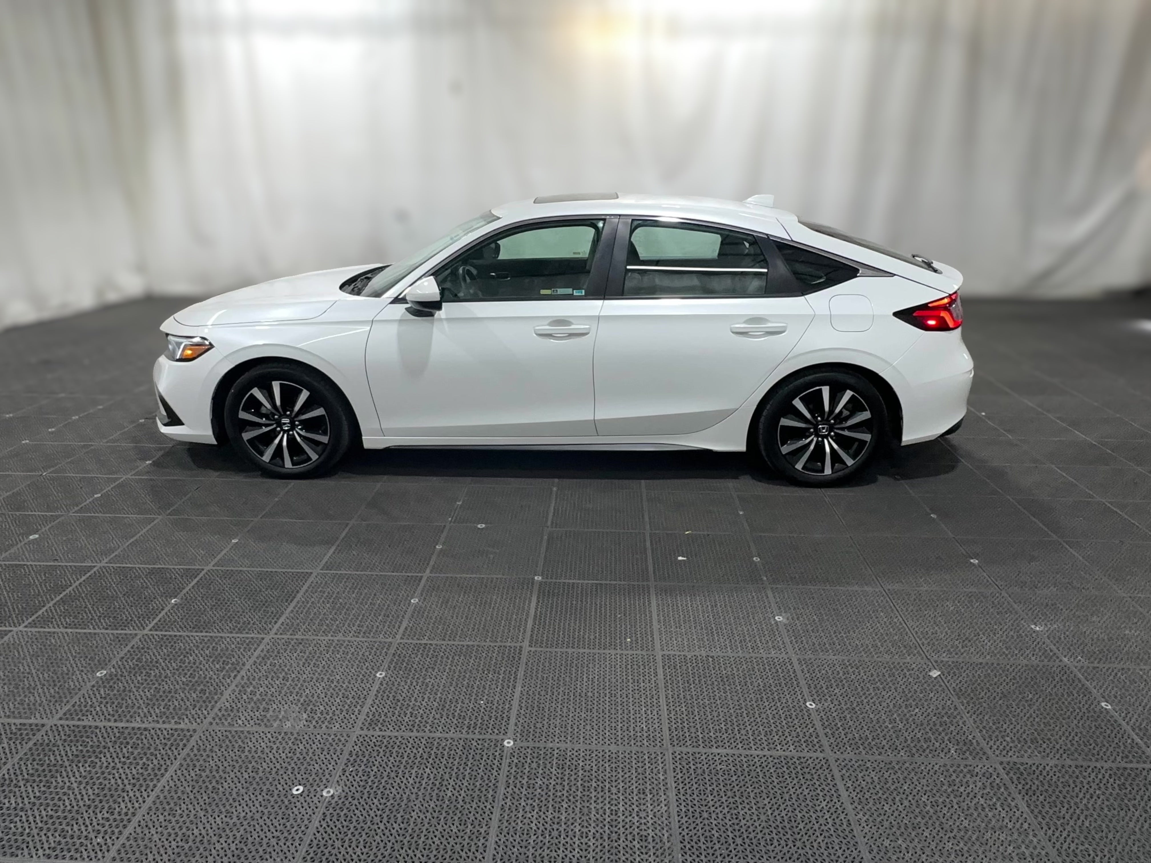 2023 Honda Civic Hatchback EX-L - Photo 24