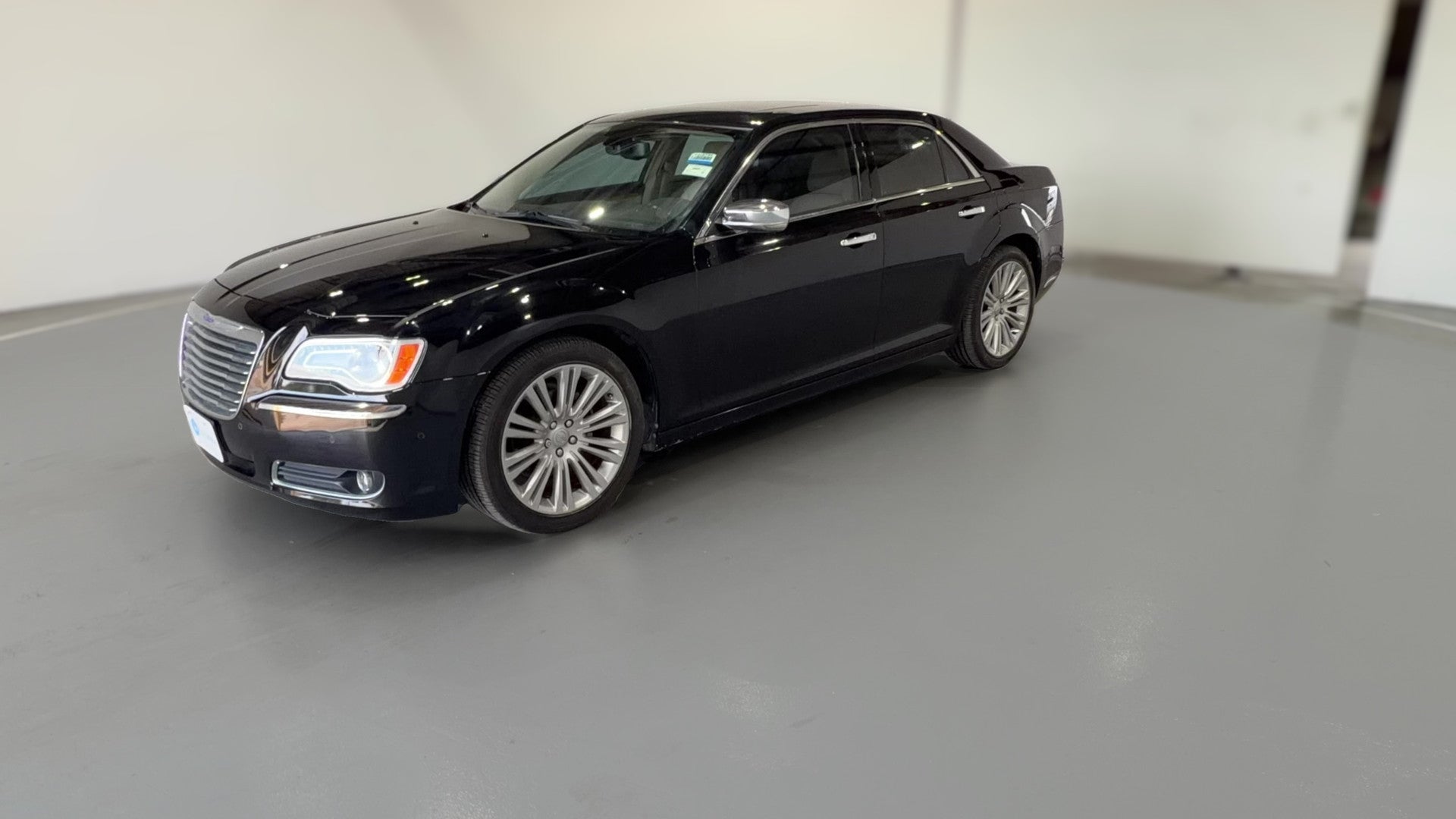 2013 Chrysler 300 vehicle photo