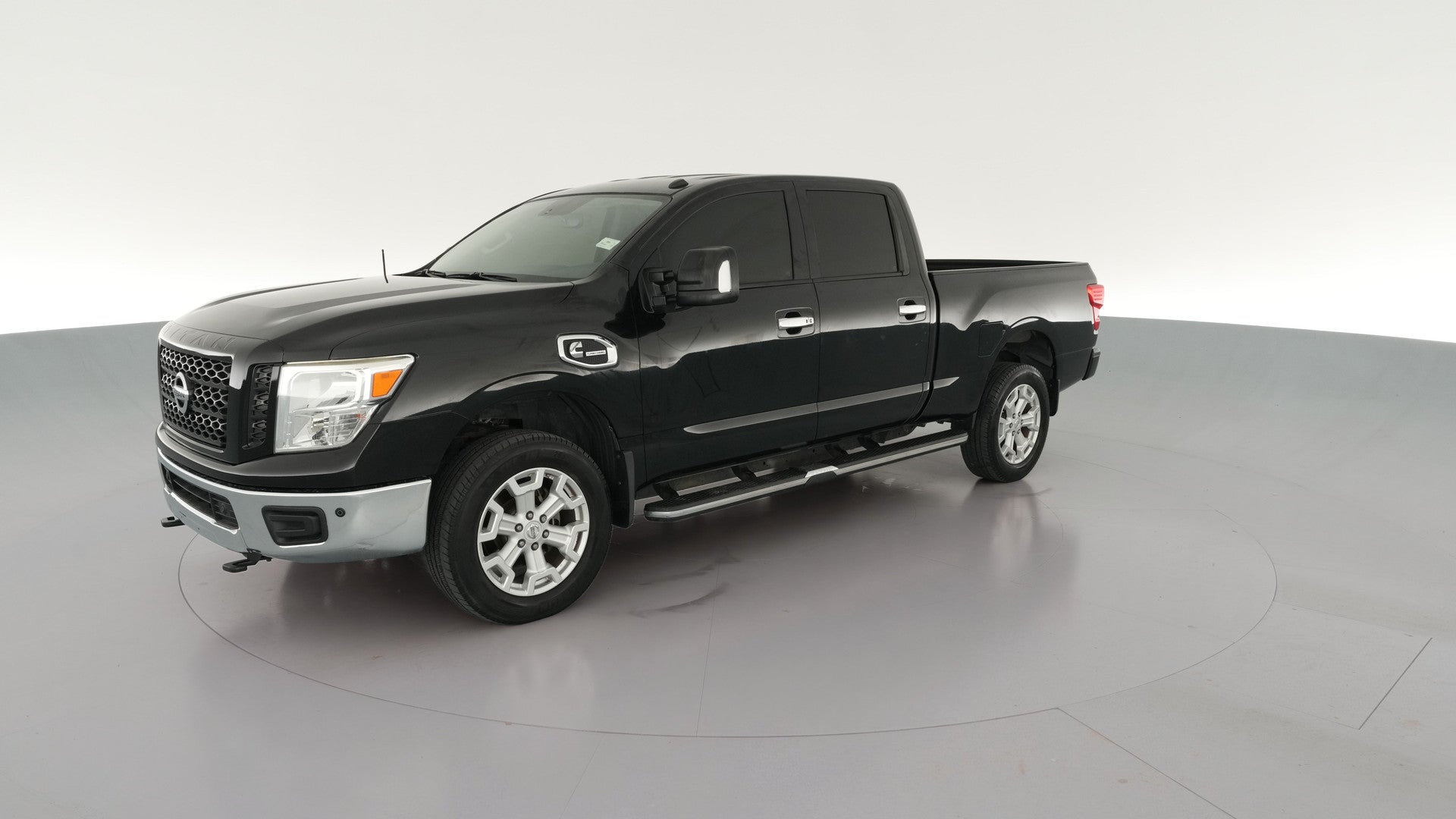 2019 Nissan TITAN XD Crew Cab vehicle photo