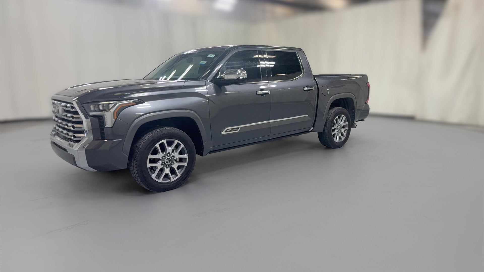 2023 Toyota Tundra CrewMax vehicle photo