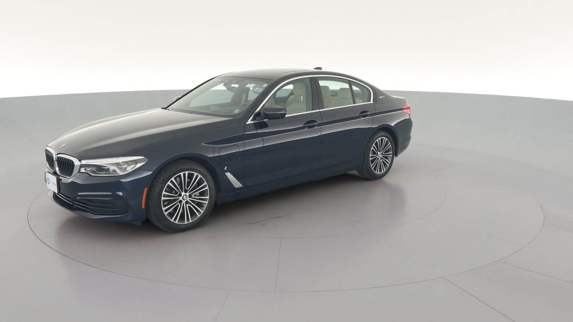 2019 BMW 5 Series vehicle photo