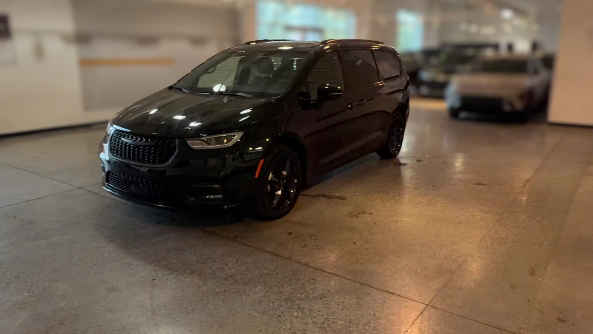 2025 Chrysler Pacifica vehicle photo
