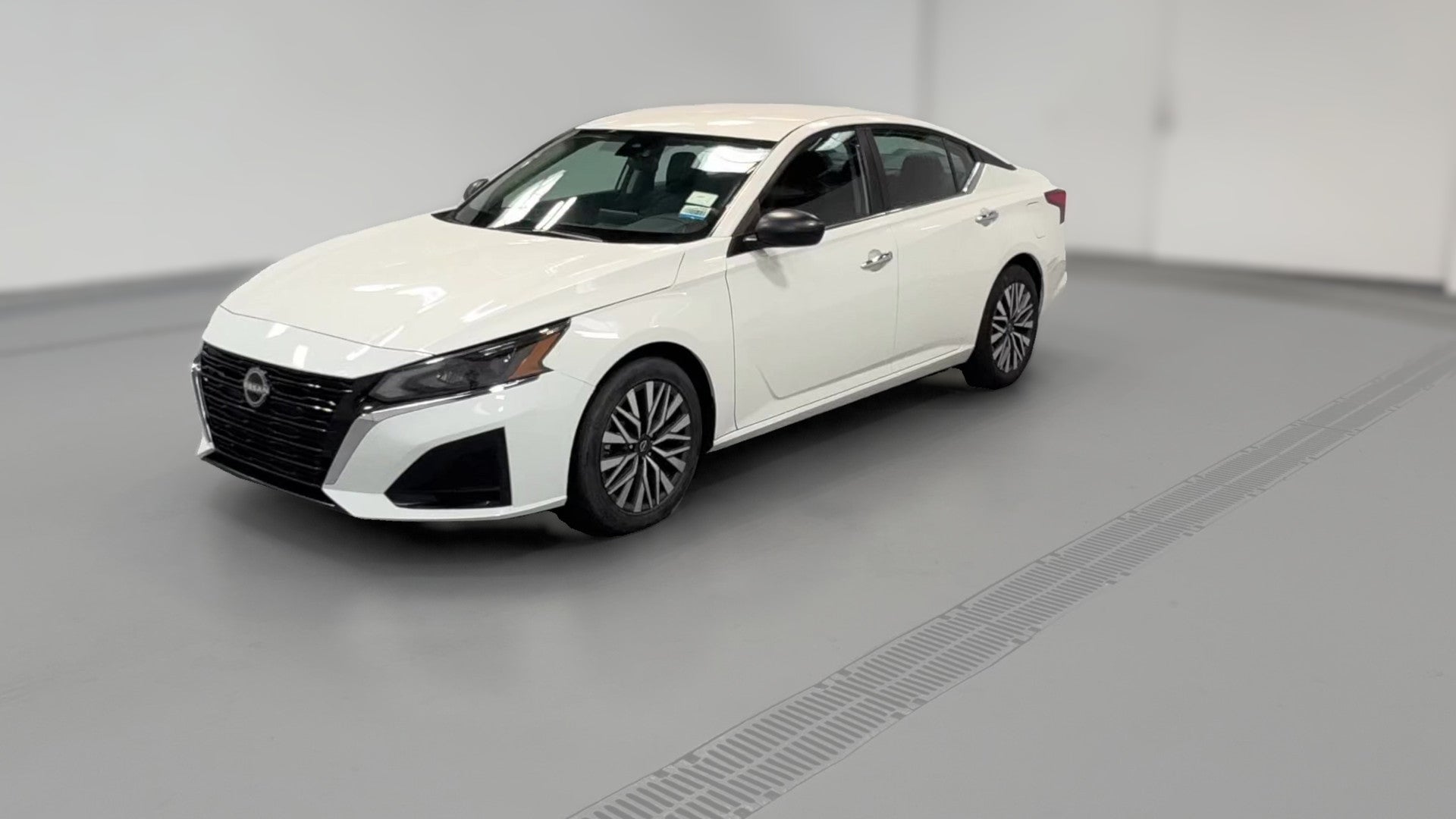 2025 Nissan Altima vehicle photo