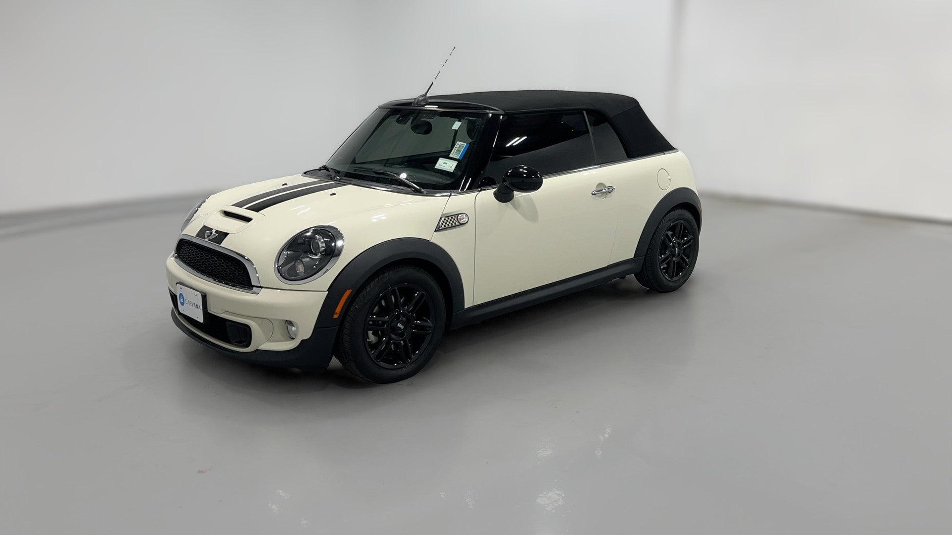 2014 MINI Convertible vehicle photo