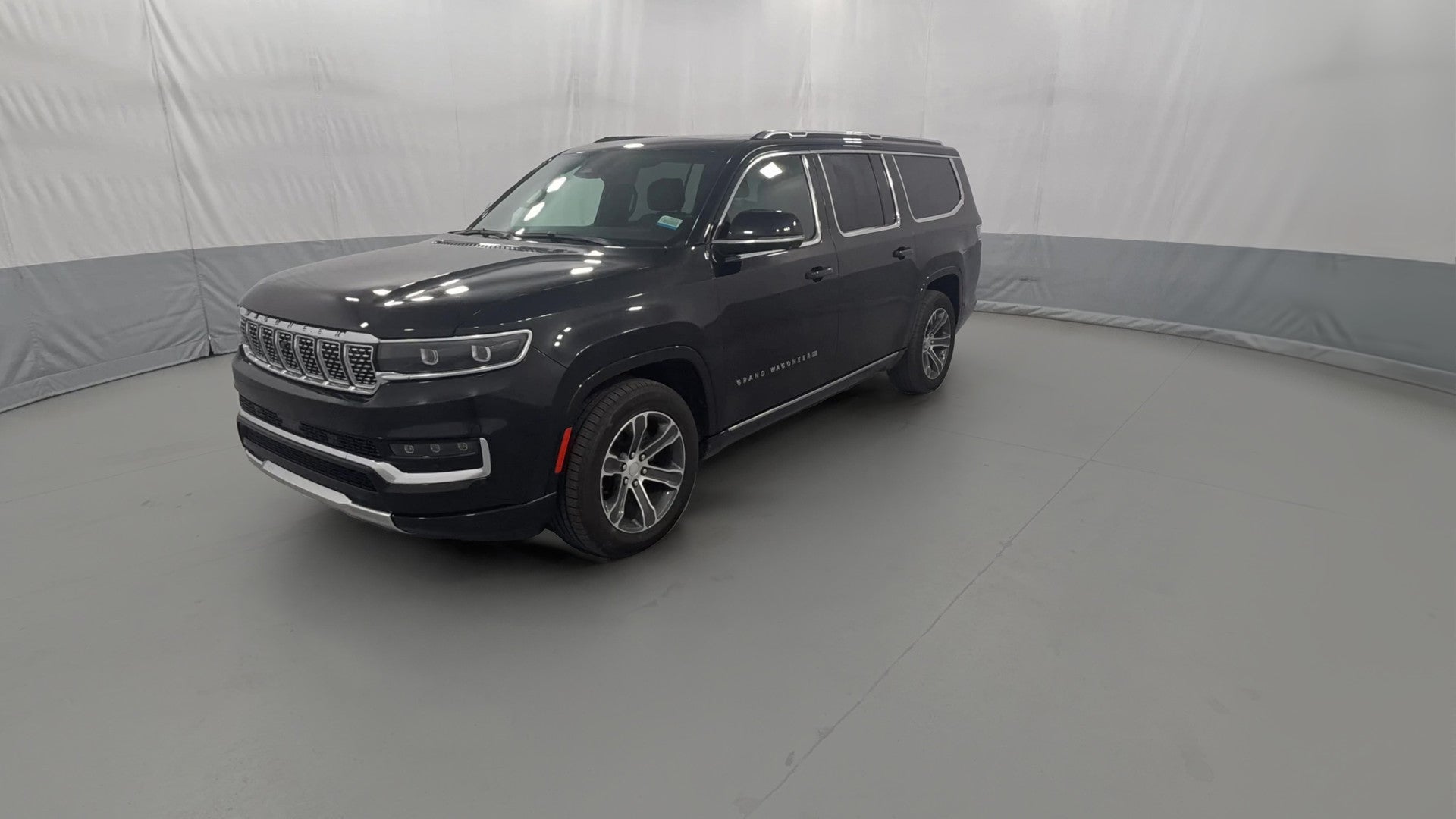 2024 Jeep Grand Wagoneer L vehicle photo
