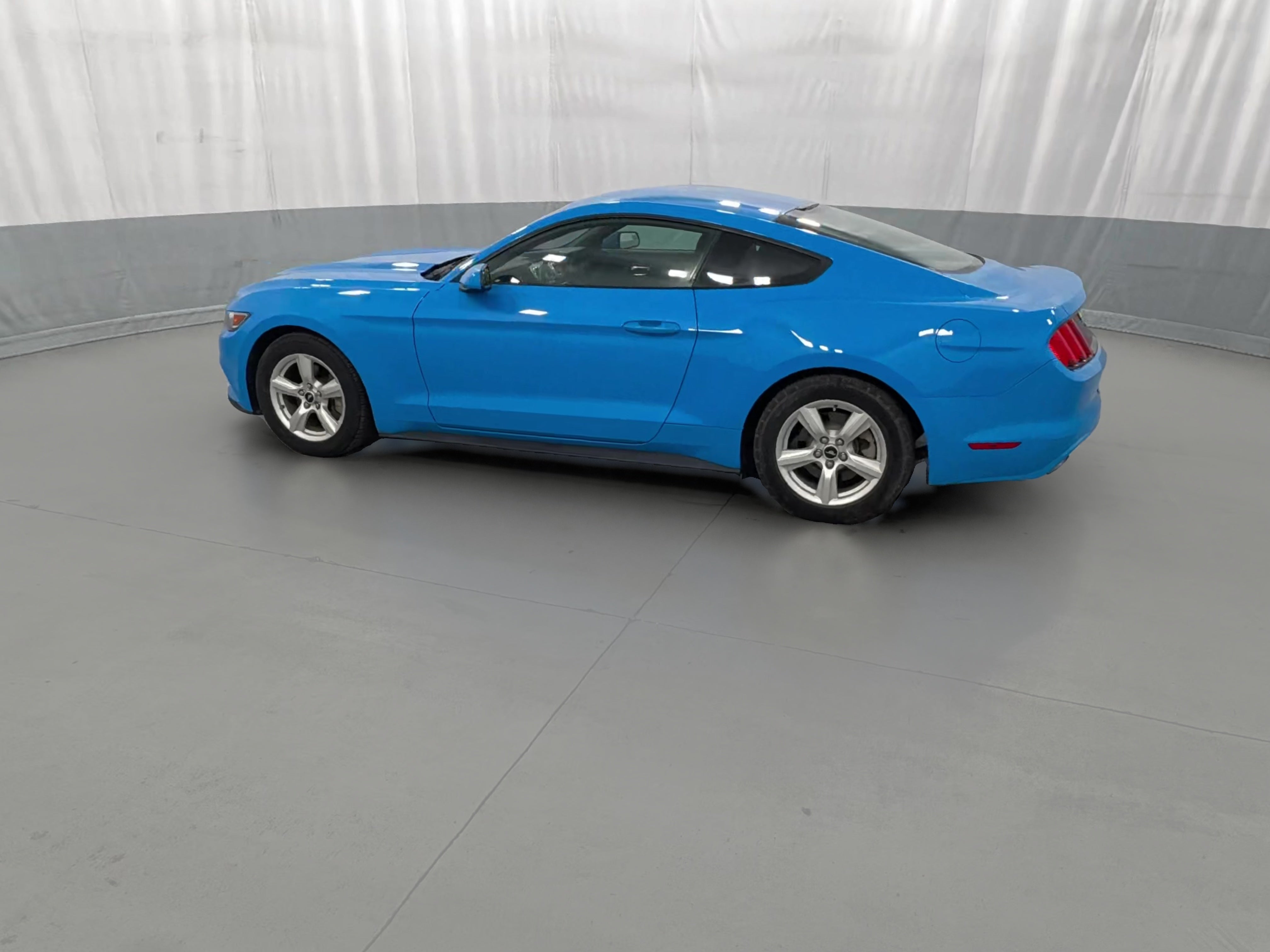 2017 Ford Mustang V6 - Photo 28