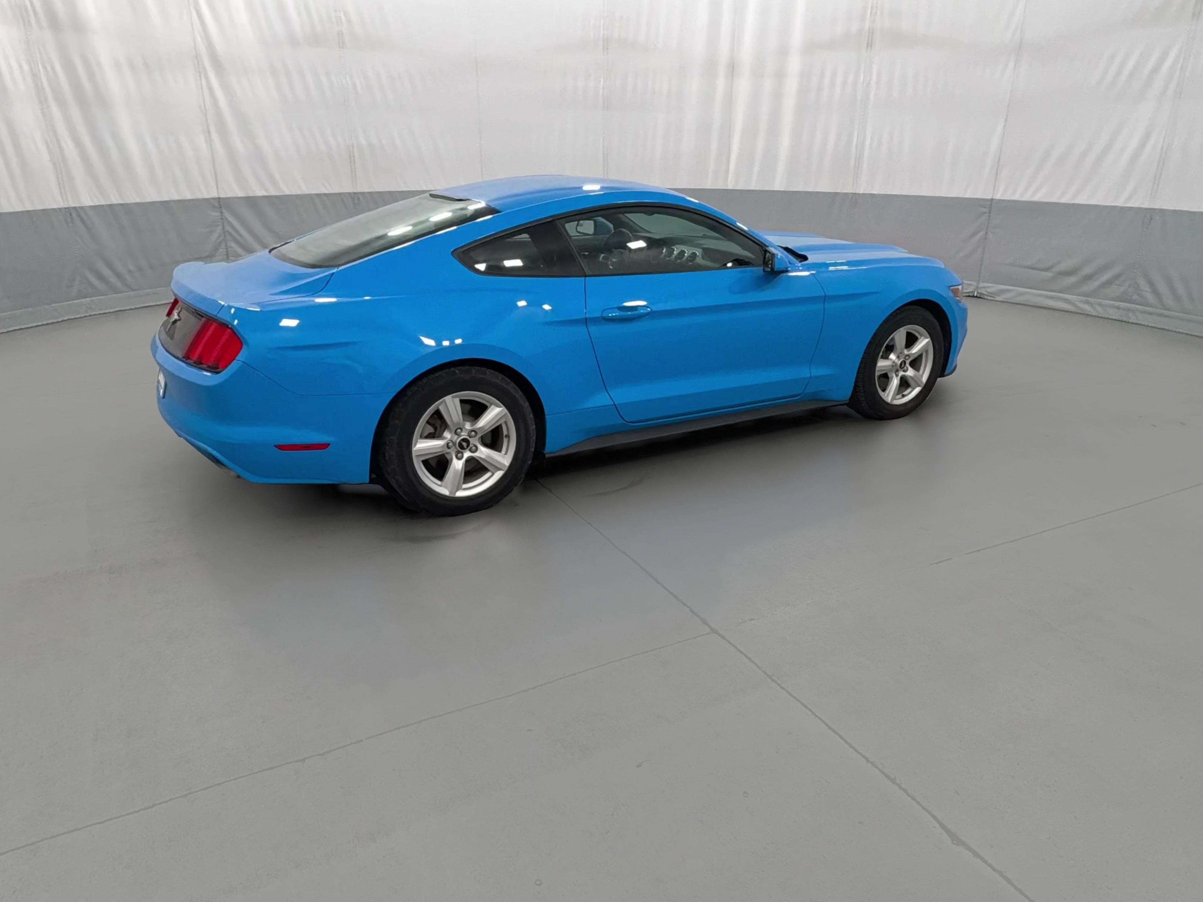 2017 Ford Mustang V6 - Photo 34