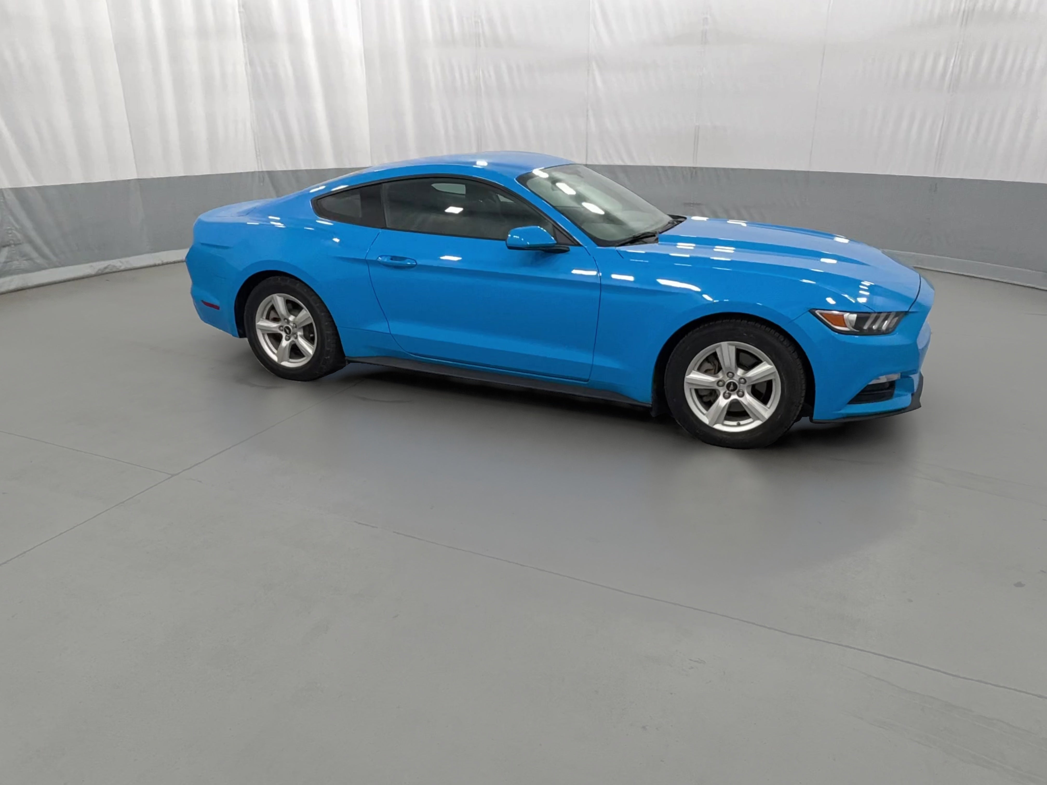 2017 Ford Mustang V6 - Photo 36