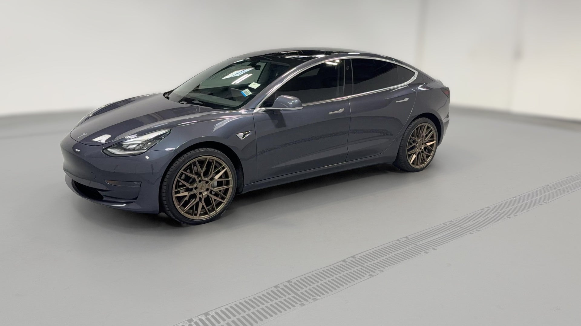 2019 Tesla Model 3 vehicle photo