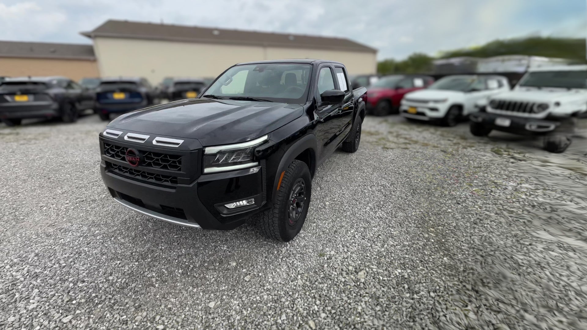 2026 Nissan Frontier Crew Cab vehicle photo