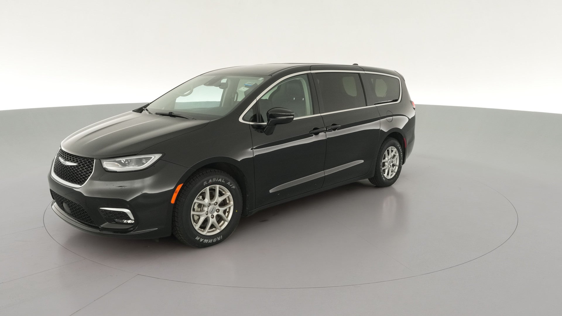 2024 Chrysler Pacifica vehicle photo