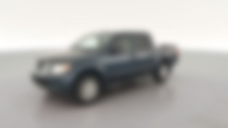 2015 Nissan Frontier Crew Cab vehicle photo