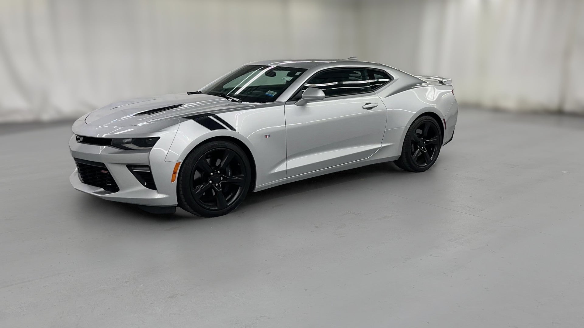 2016 Chevrolet Camaro vehicle photo