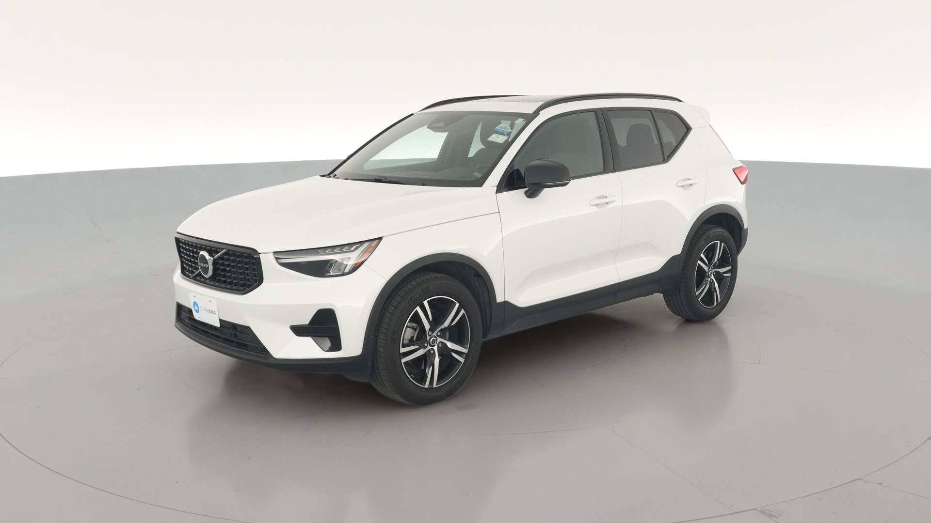 2024 Volvo XC40 vehicle photo