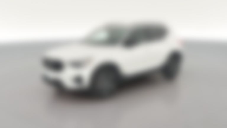 2024 Volvo XC40 vehicle photo