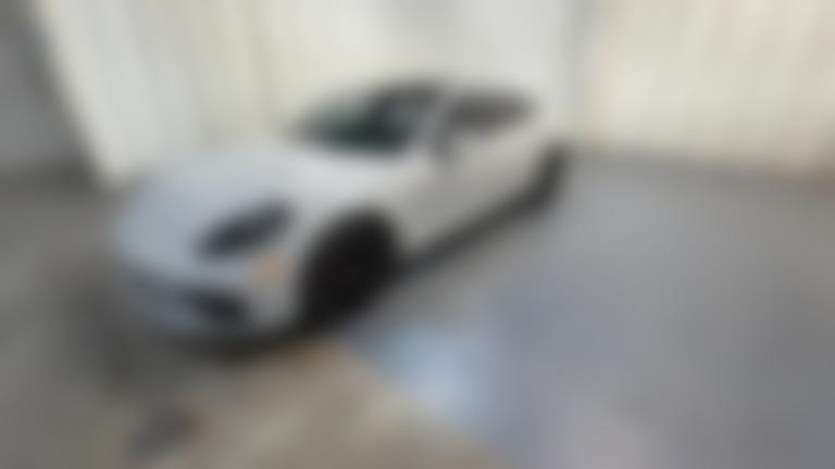 2018 Porsche Panamera vehicle photo
