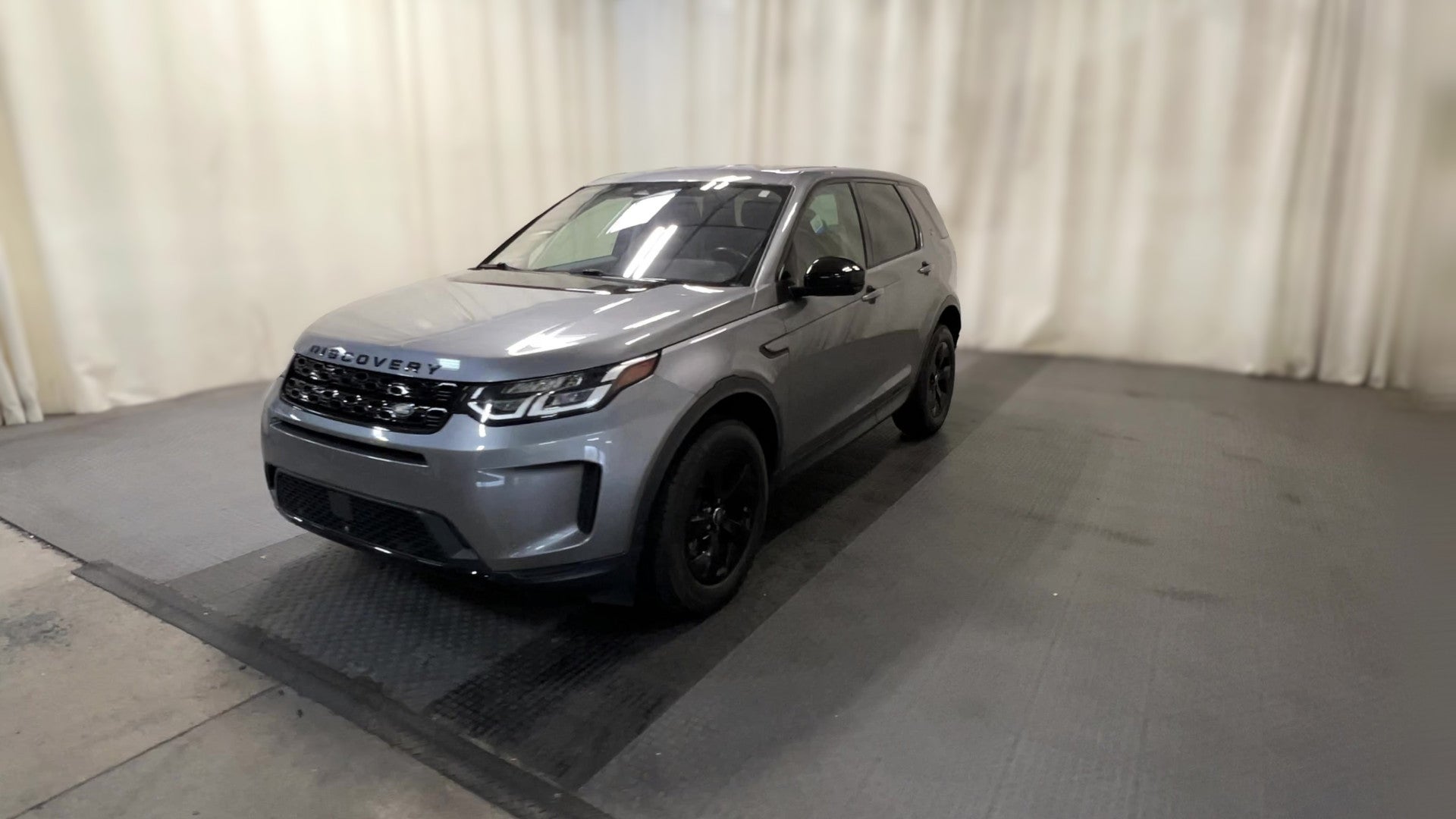 2021 Land Rover Discovery Sport vehicle photo