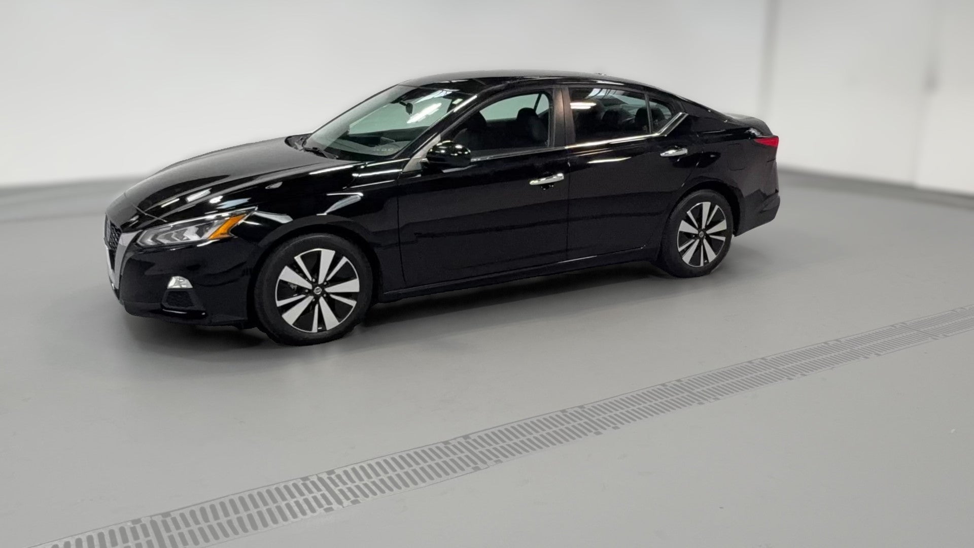 2022 Nissan Altima vehicle photo