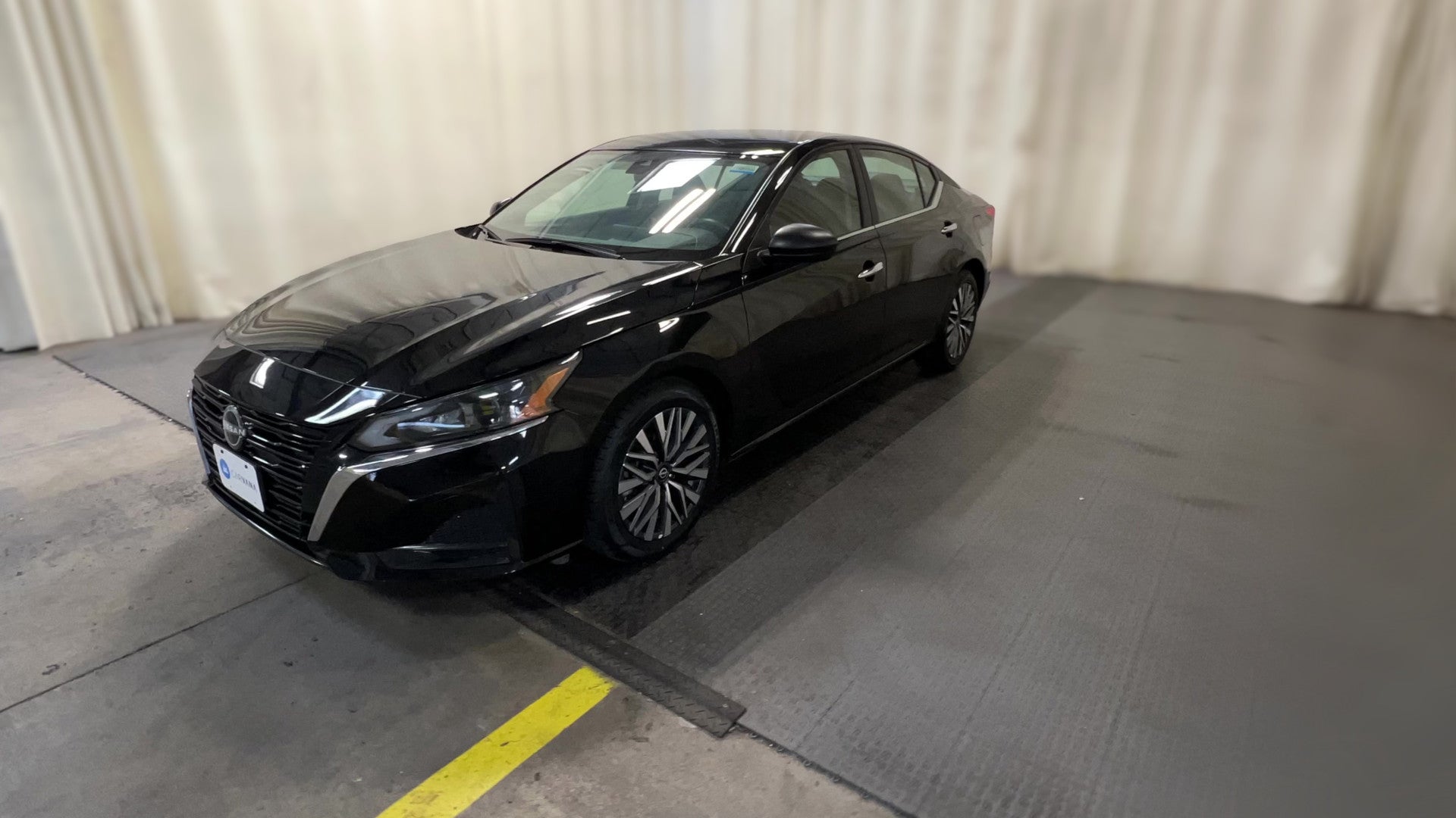 2025 Nissan Altima vehicle photo