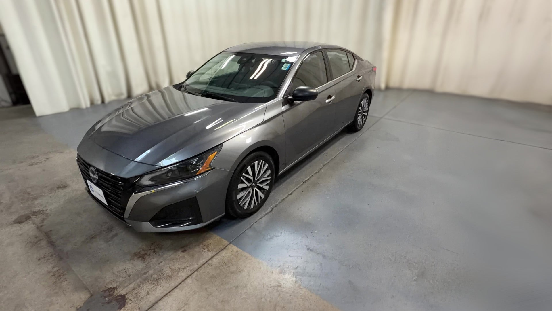 2025 Nissan Altima vehicle photo