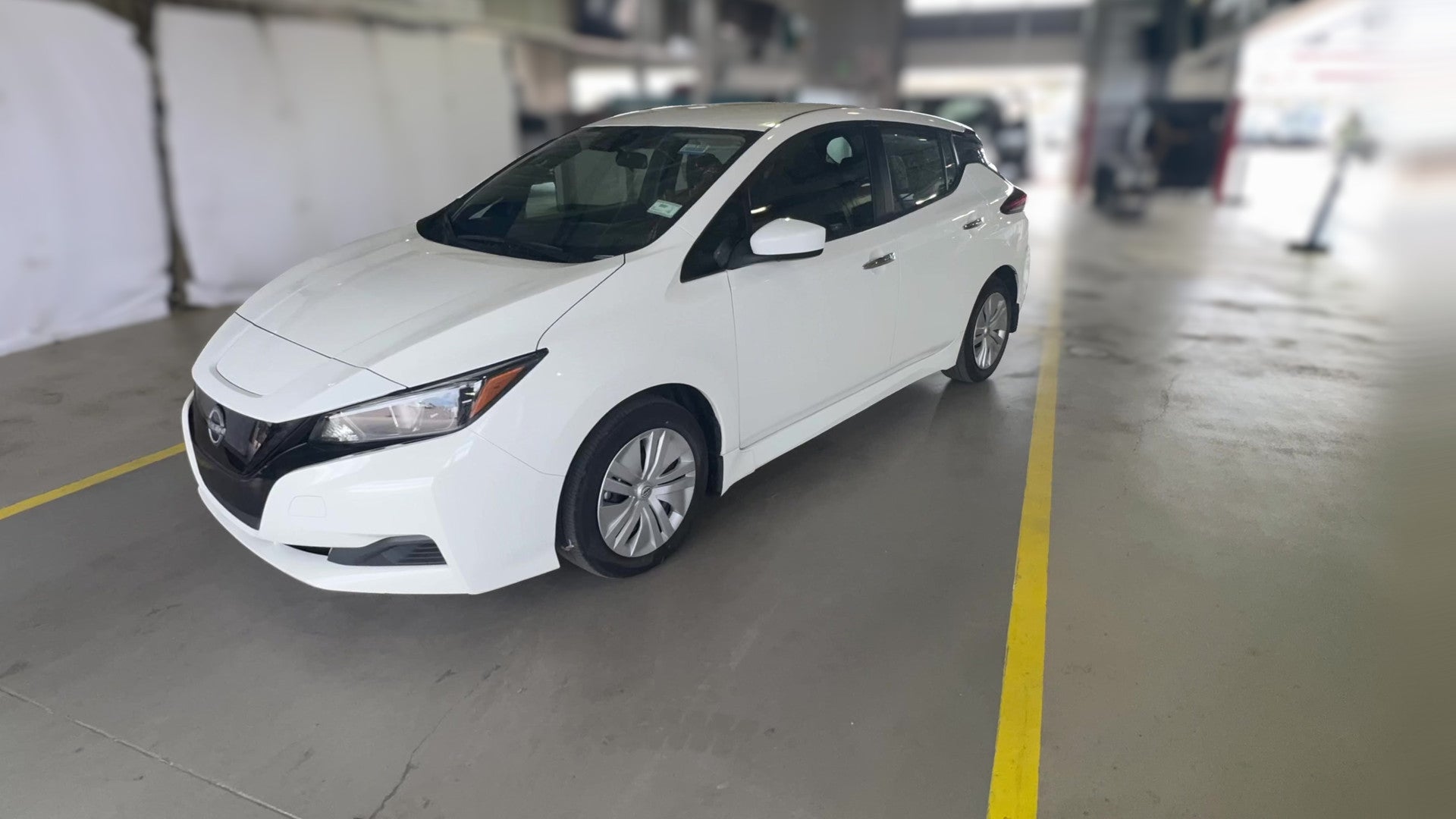 2025 Nissan LEAF vehicle photo