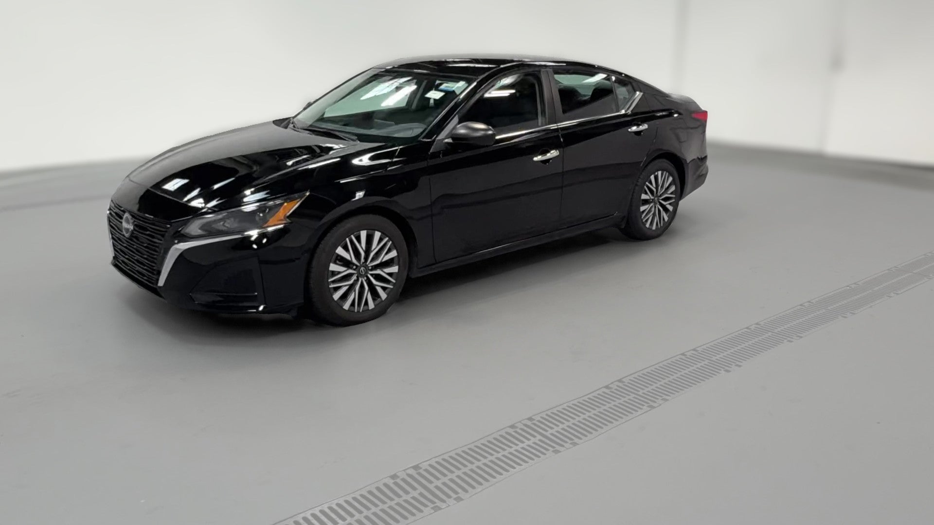 2025 Nissan Altima vehicle photo