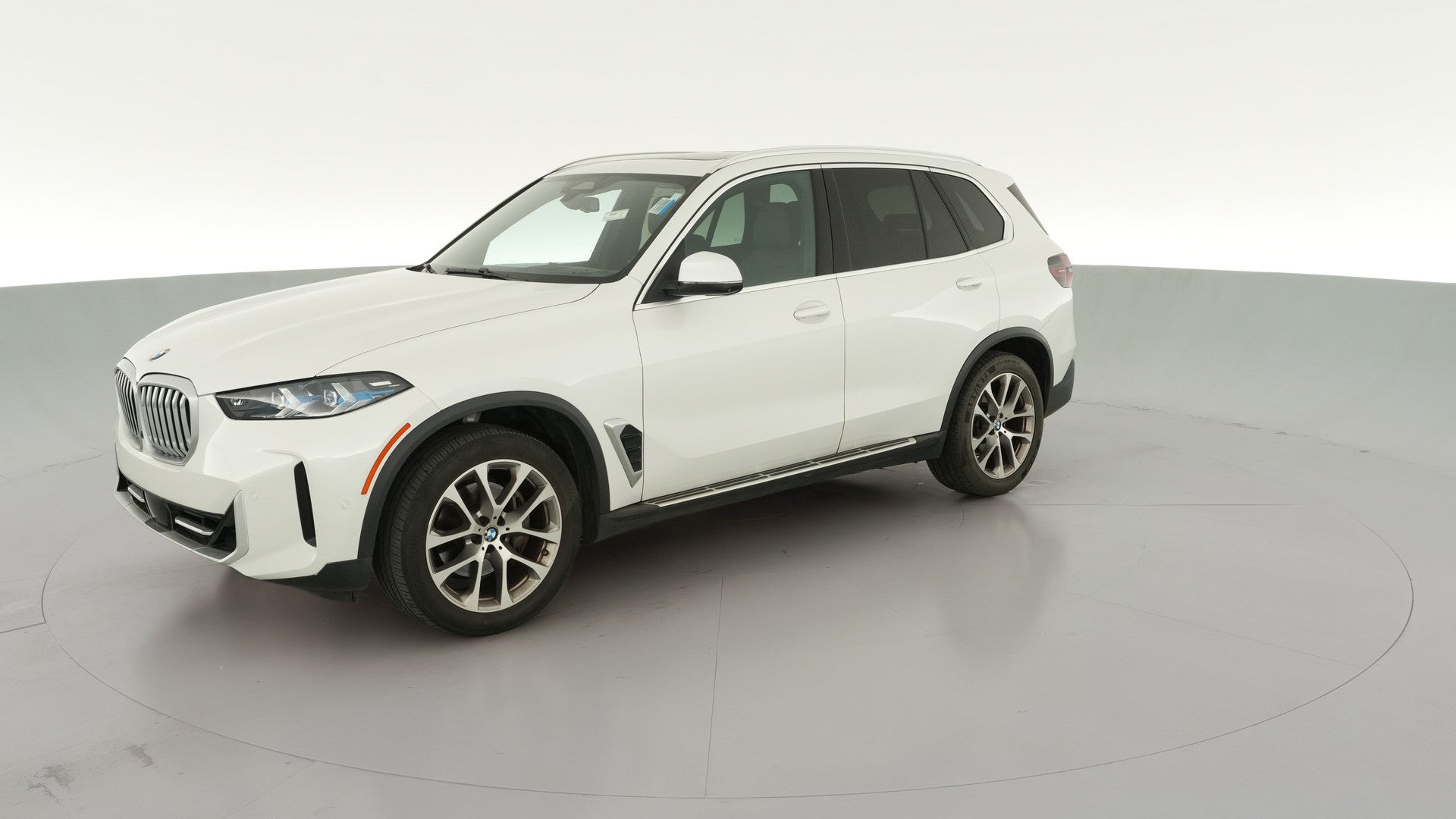 2024 BMW X5 vehicle photo