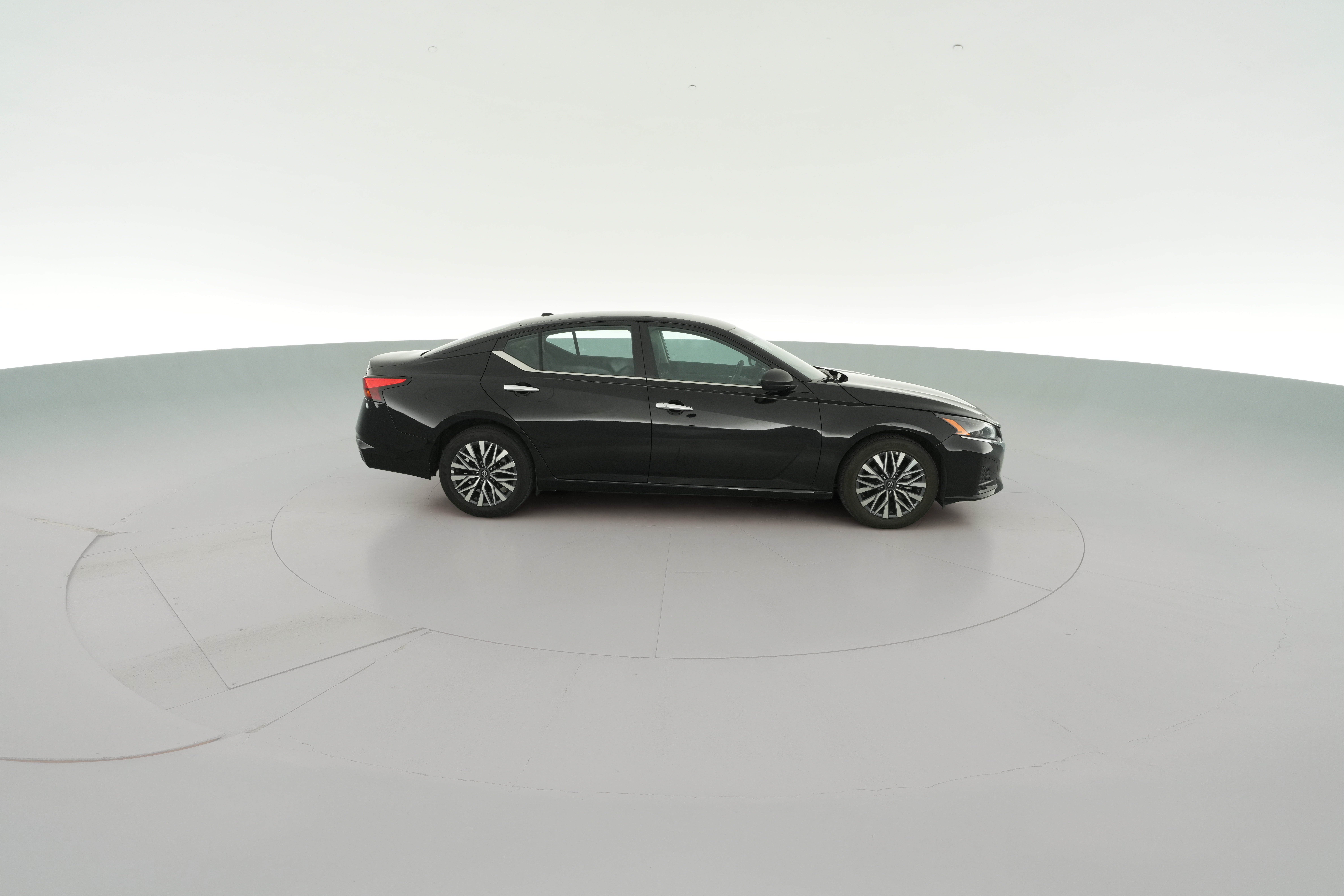 2025 Nissan Altima SV - Photo 35