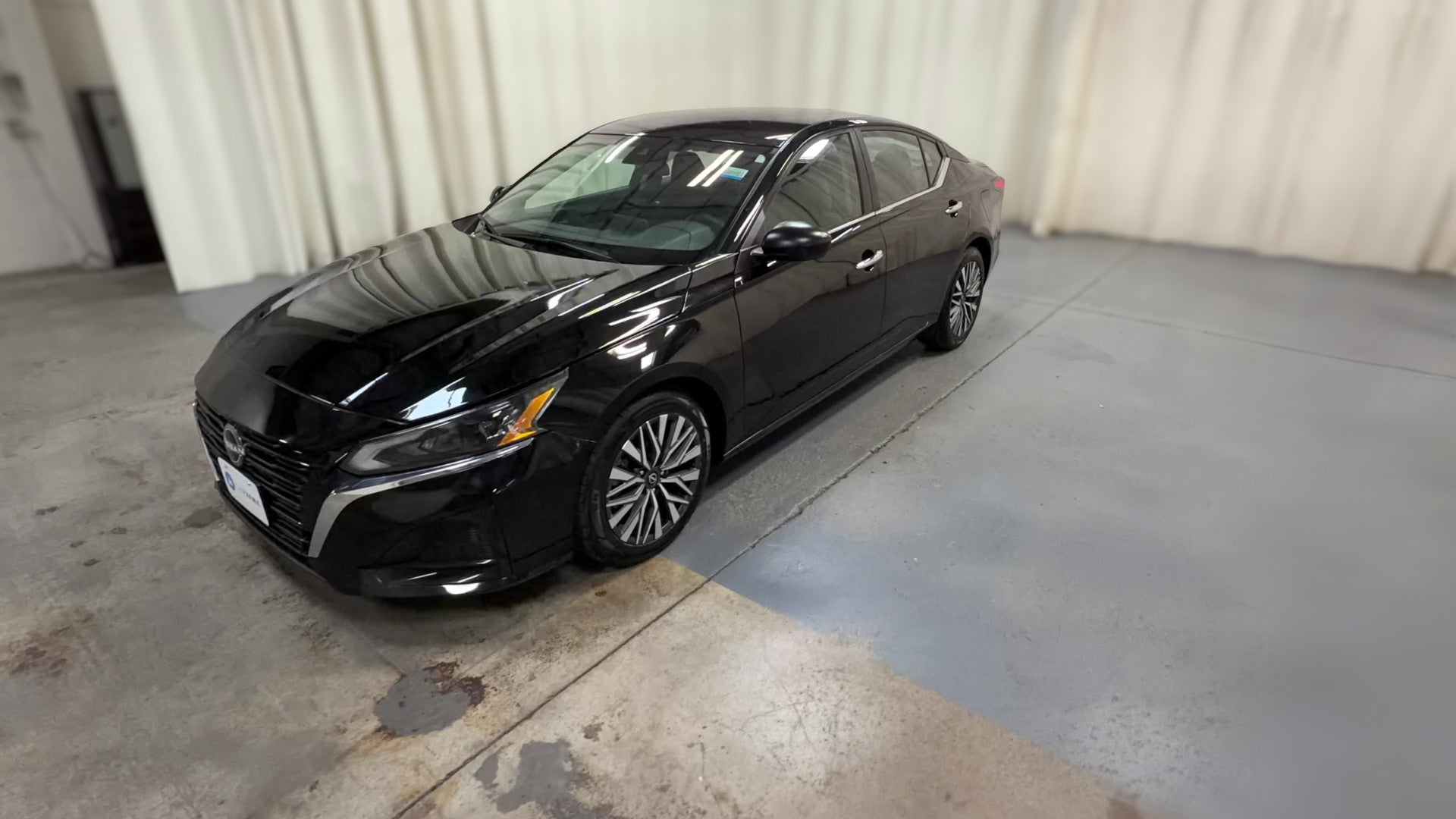 2025 Nissan Altima vehicle photo