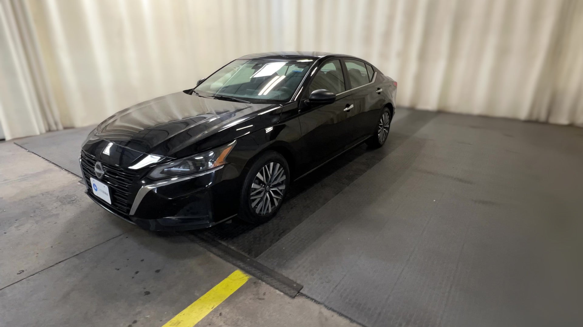 2025 Nissan Altima vehicle photo