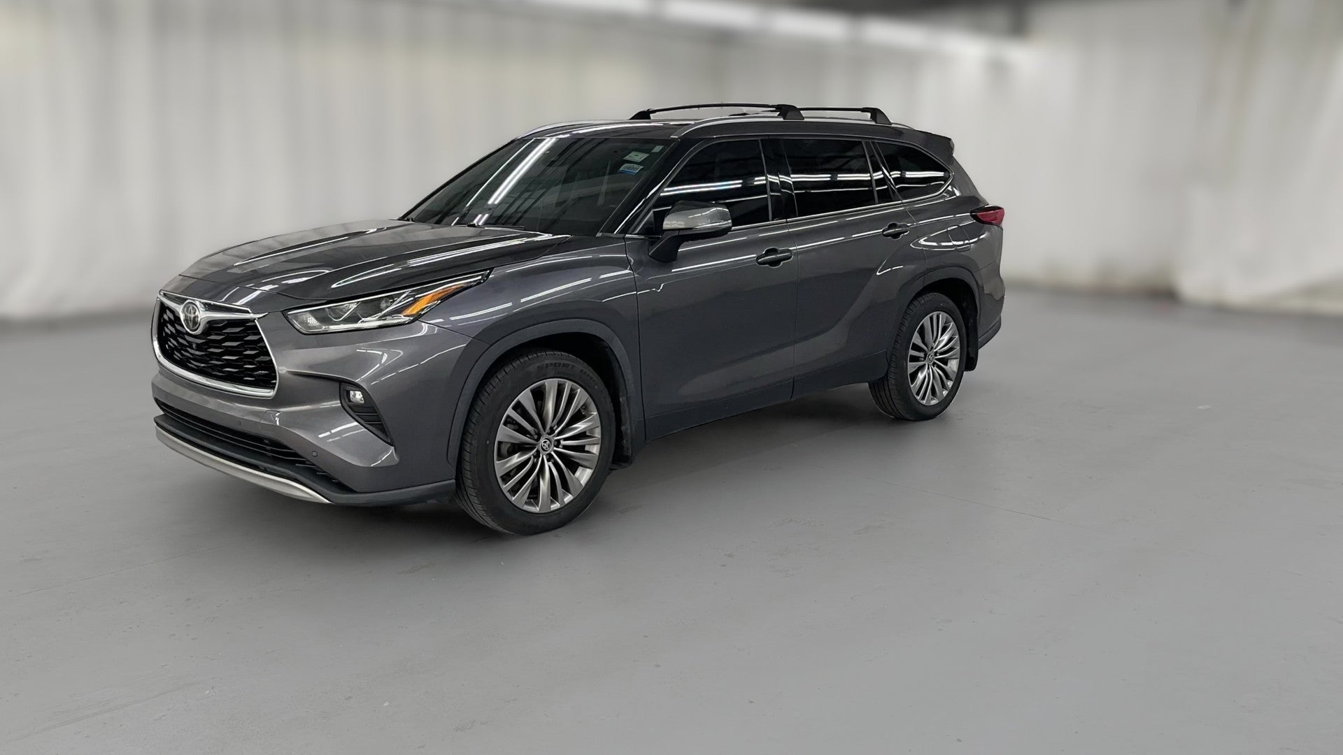 2021 Toyota Highlander vehicle photo