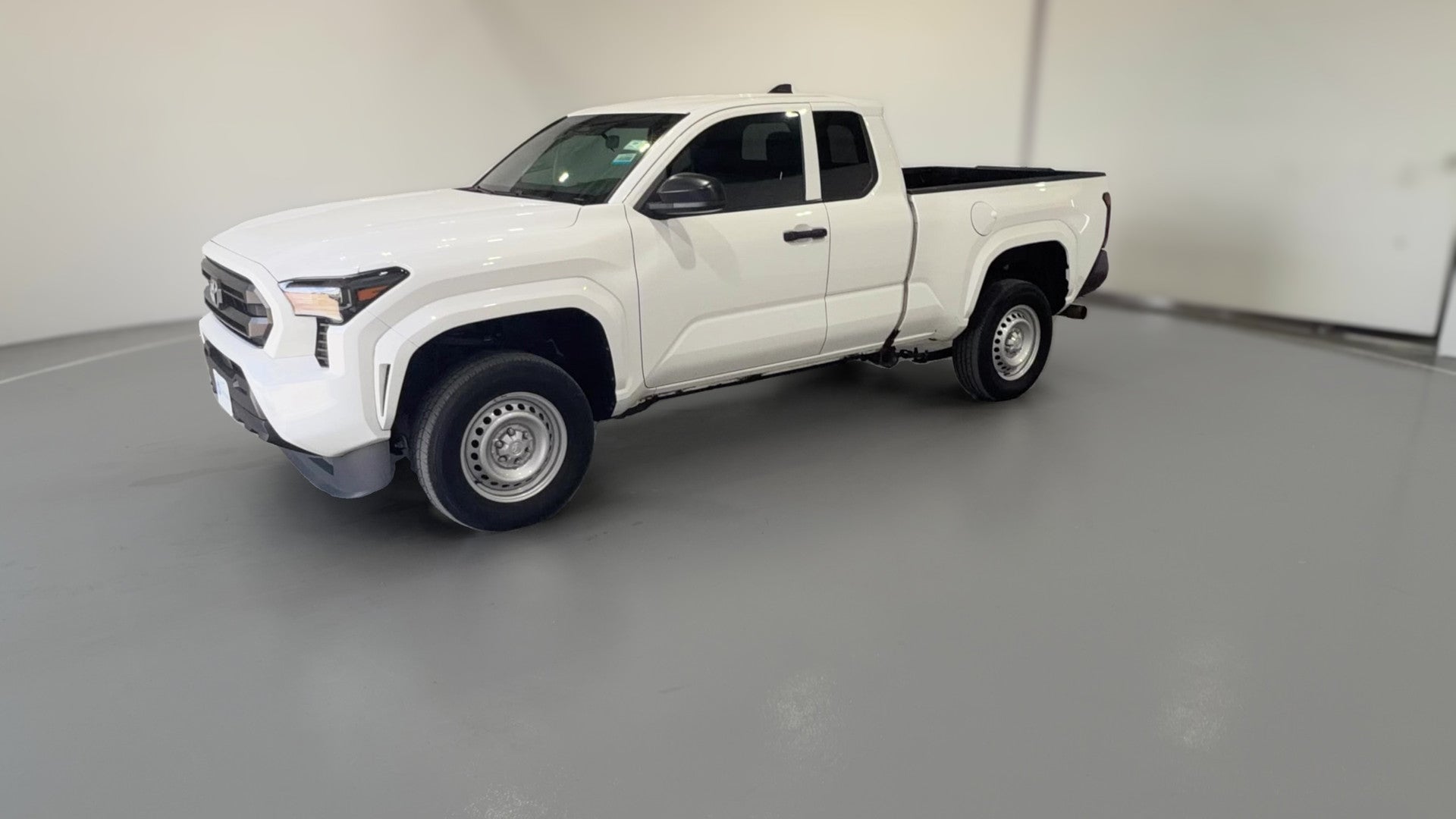 2025 Toyota Tacoma XtraCab vehicle photo