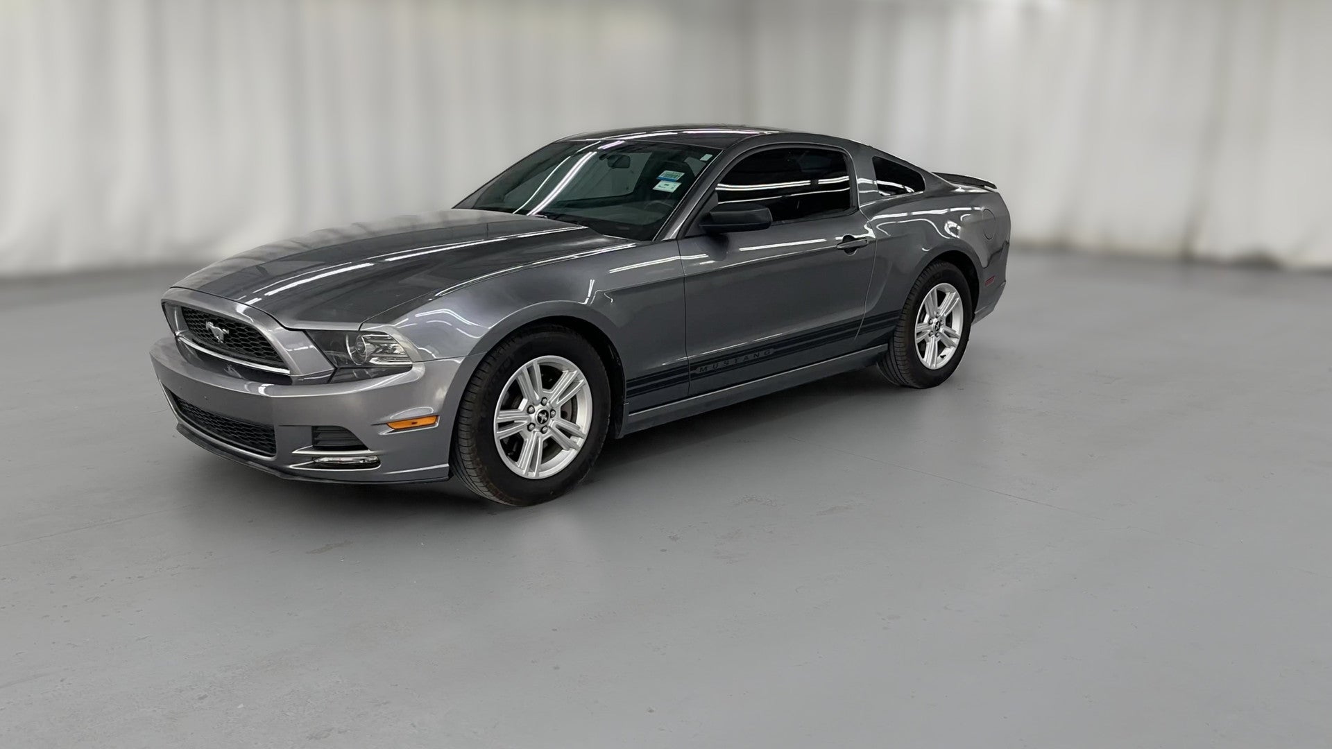 2013 Ford Mustang vehicle photo