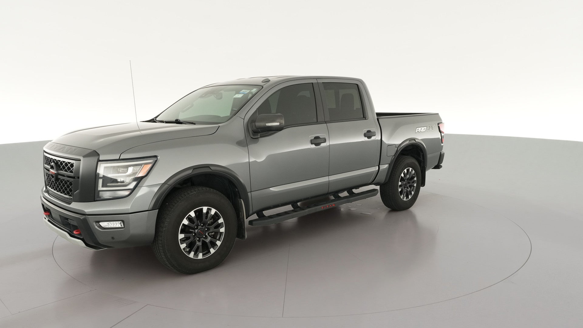 2020 Nissan Titan Crew Cab vehicle photo