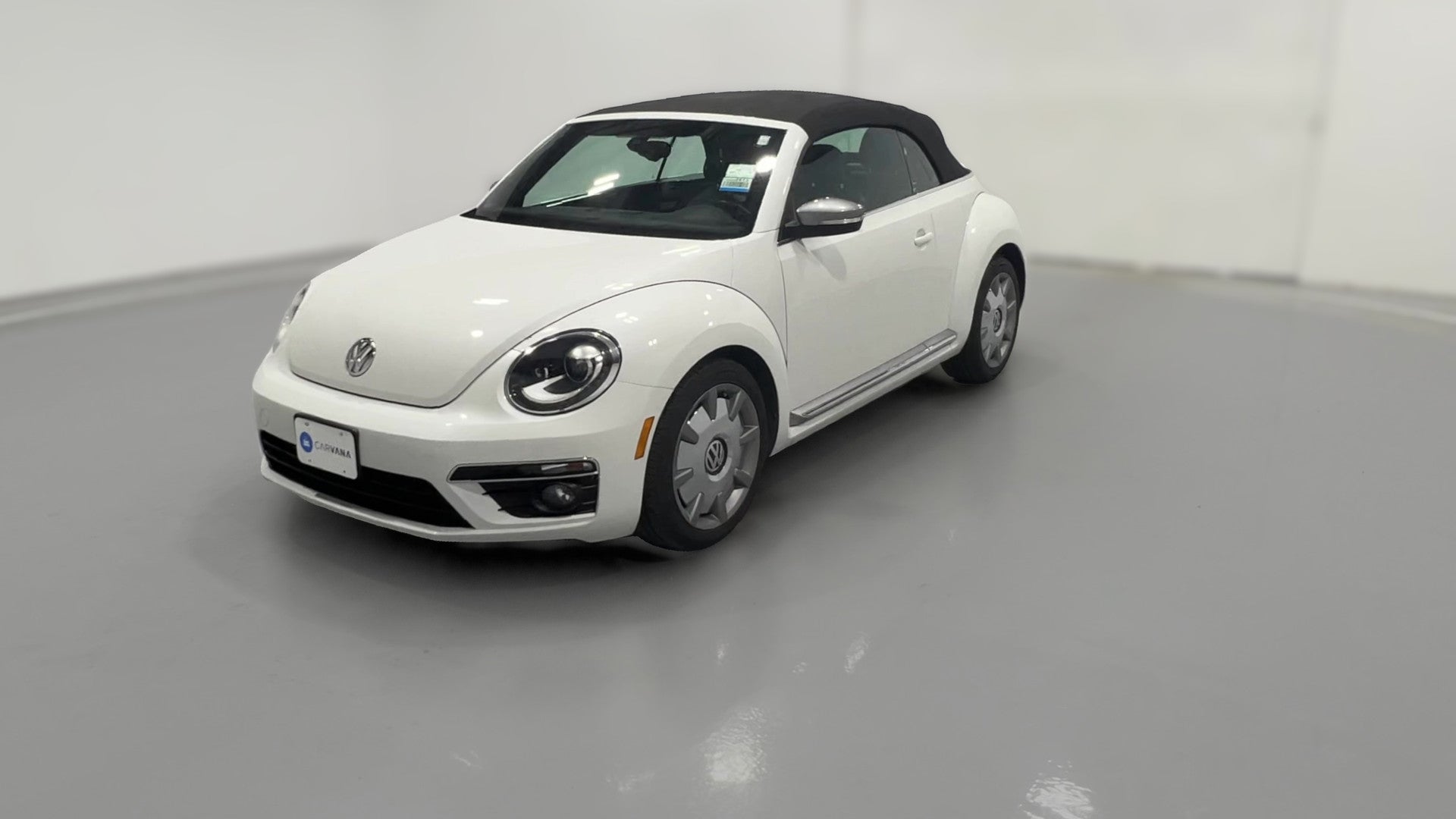 2014 Volkswagen Beetle vehicle photo